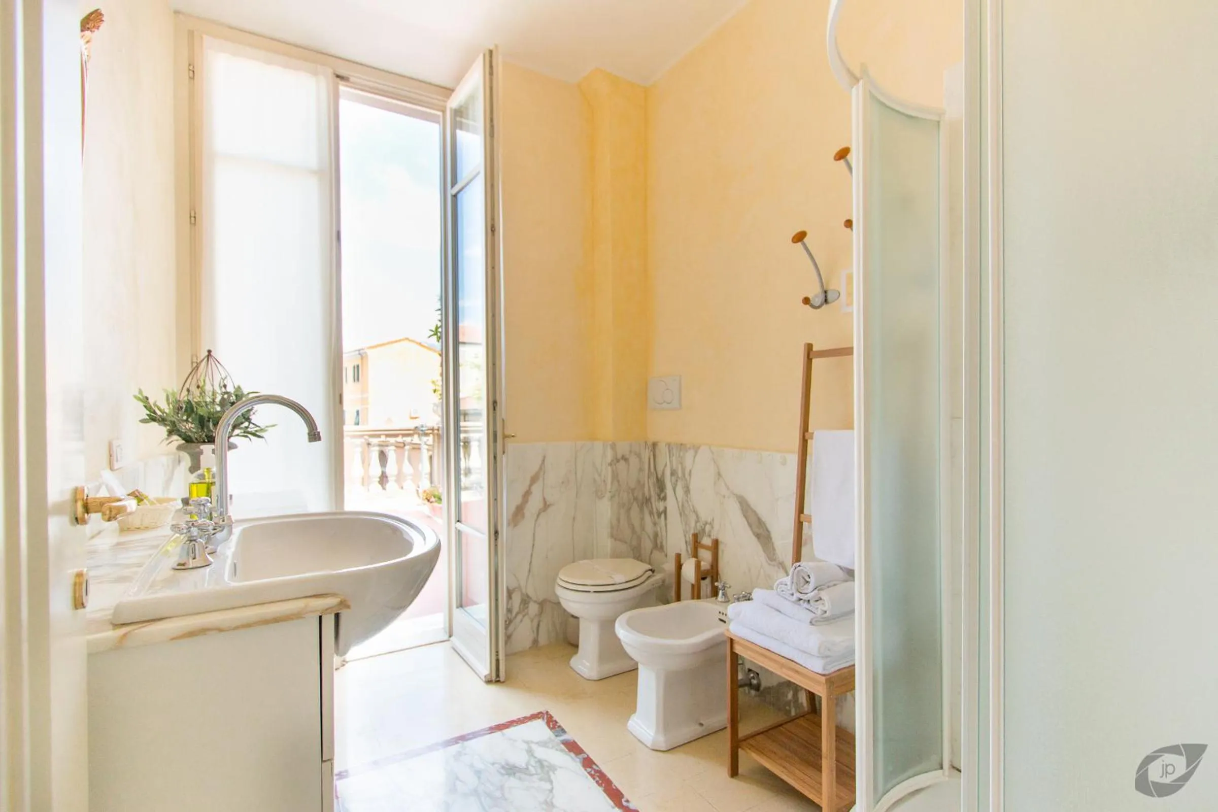 Bathroom in B&B La Sosta degli Artisti