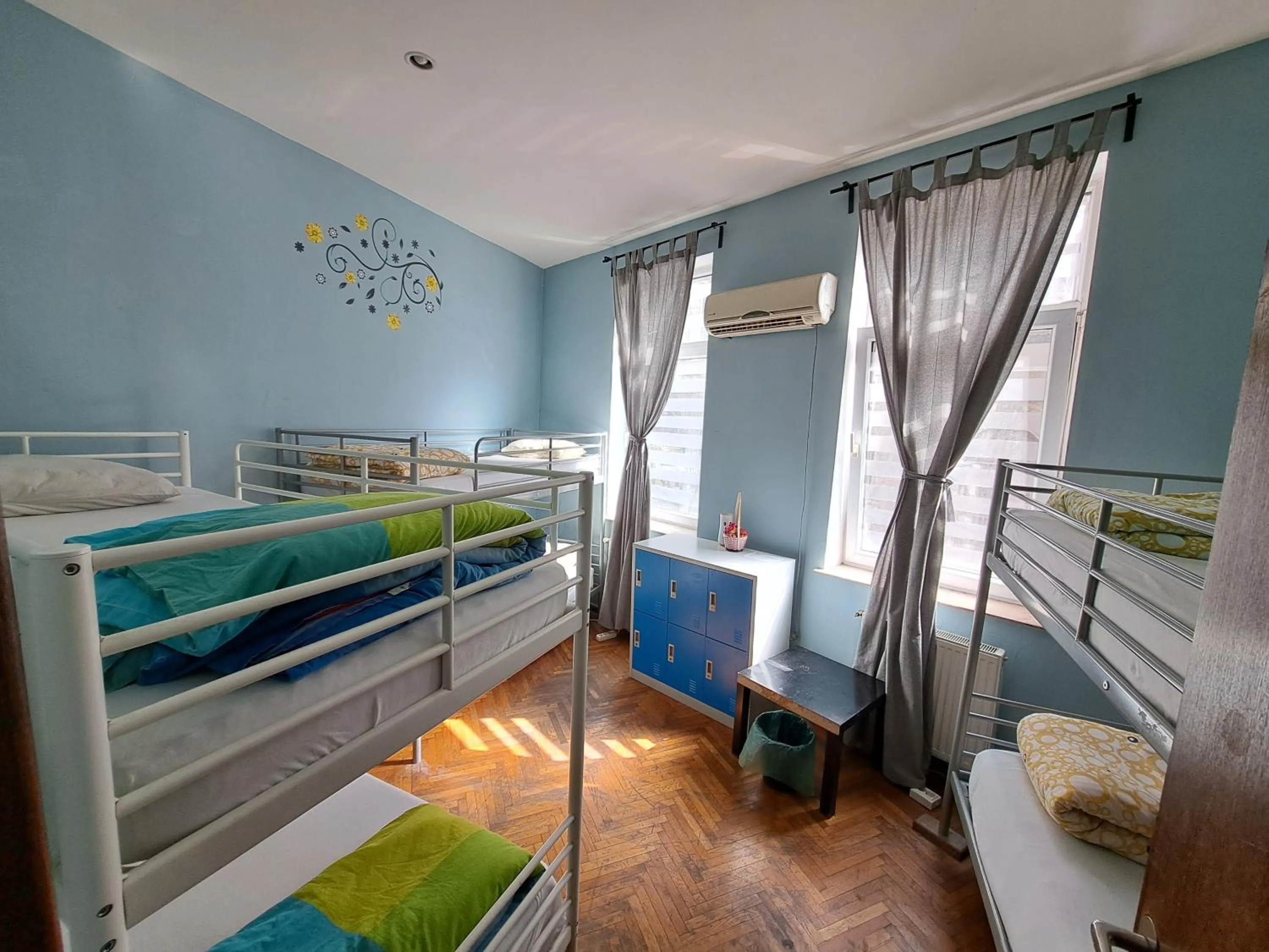 Bed in 6-Bed Mixed Dormitory Room in FunHouse