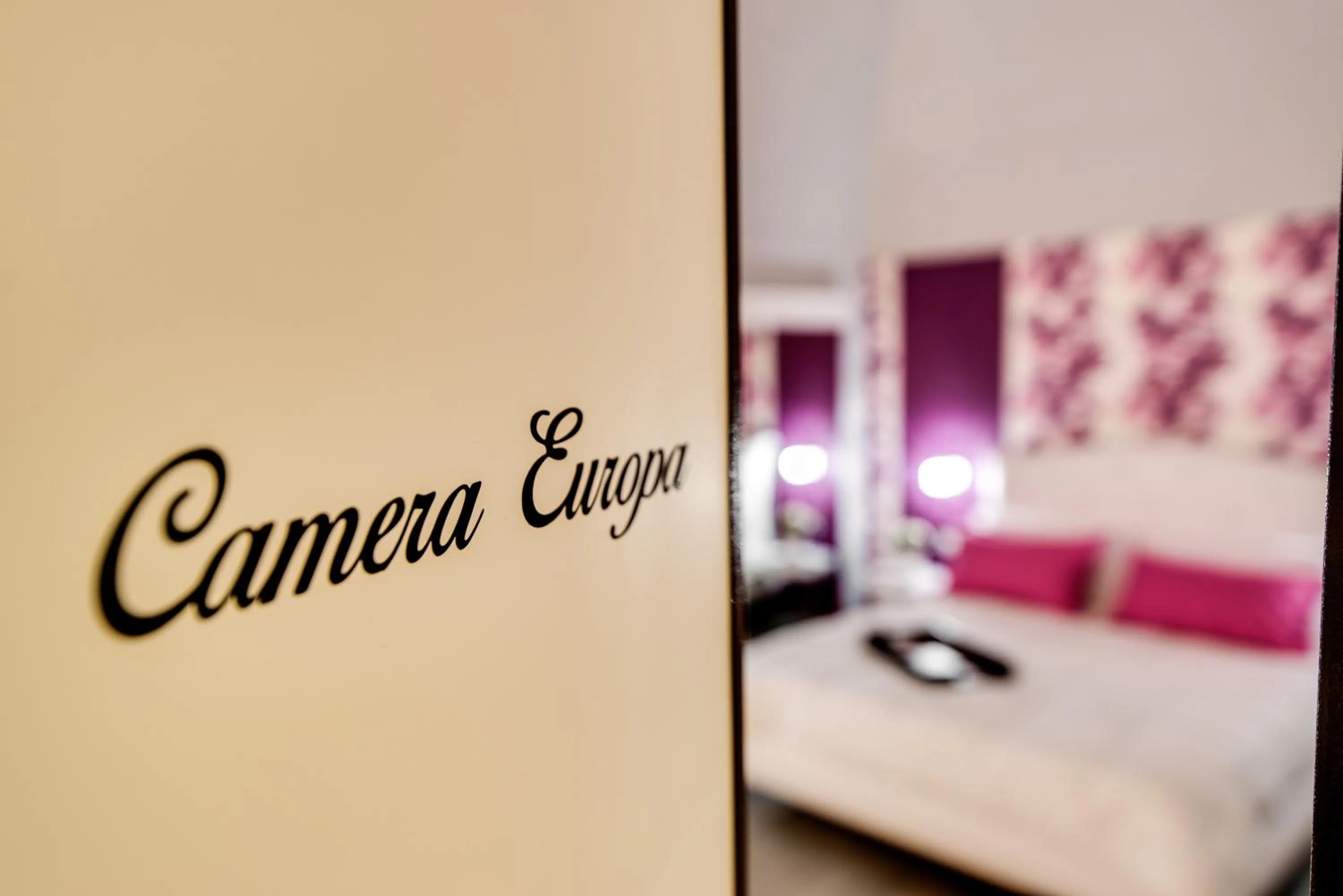 Decorative detail, Bed in Marco Polo B&B