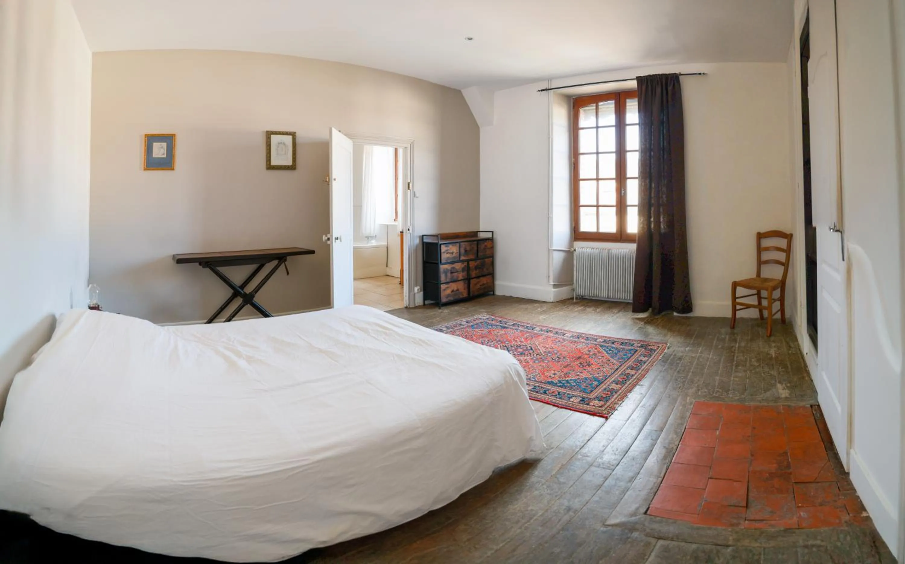 Bed in Ecuries du Château de Saint-Fargeau