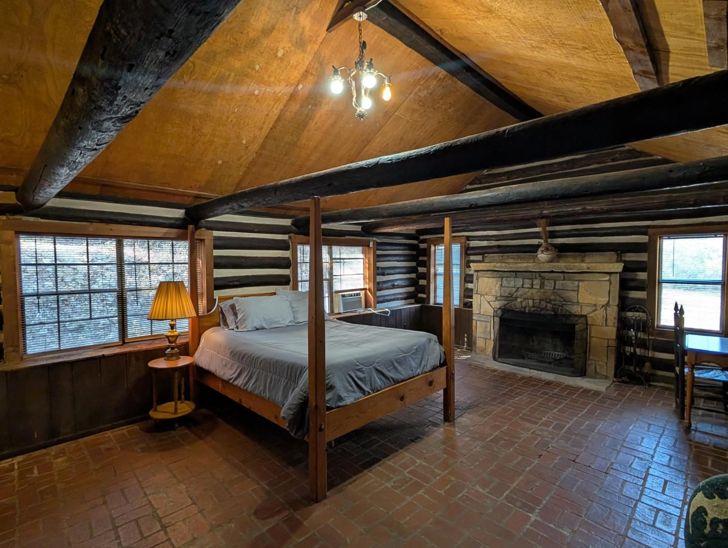 Bed in Cedarvale Cabins Turner Falls