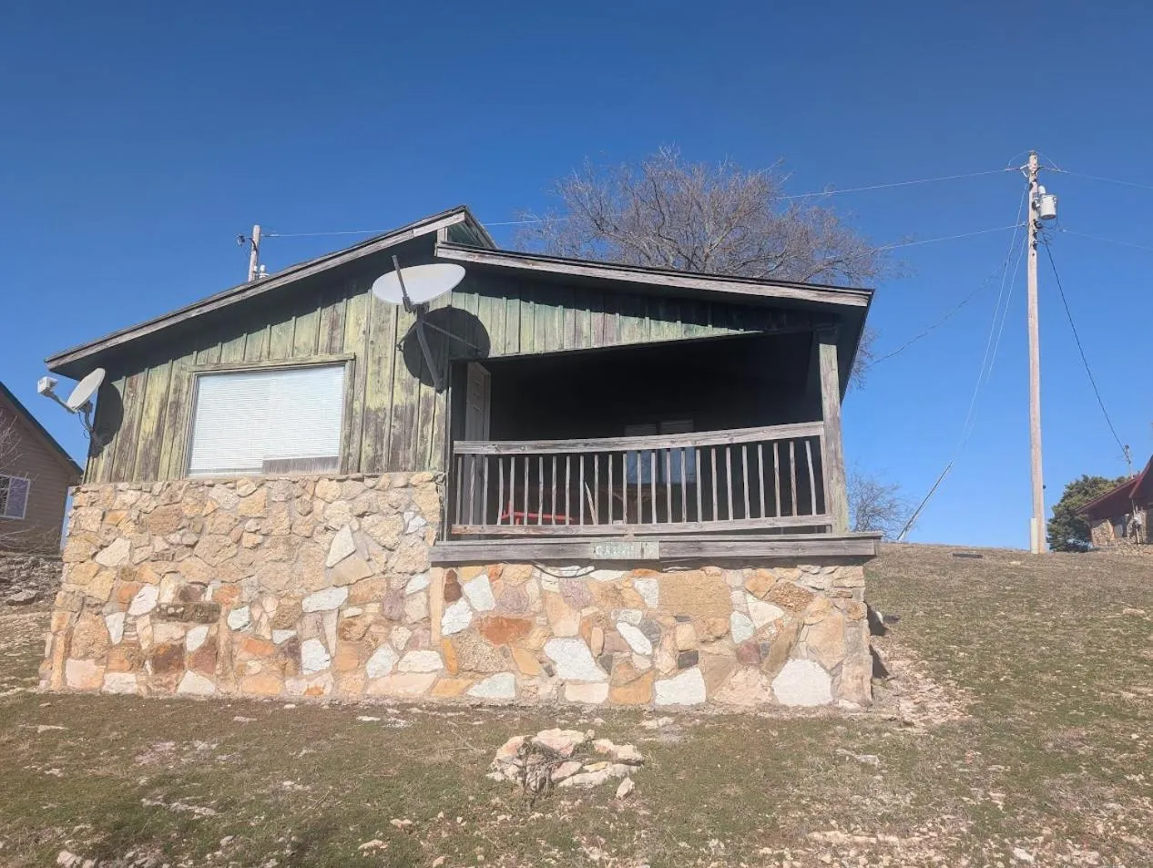 Property building in Cedarvale Cabins Turner Falls
