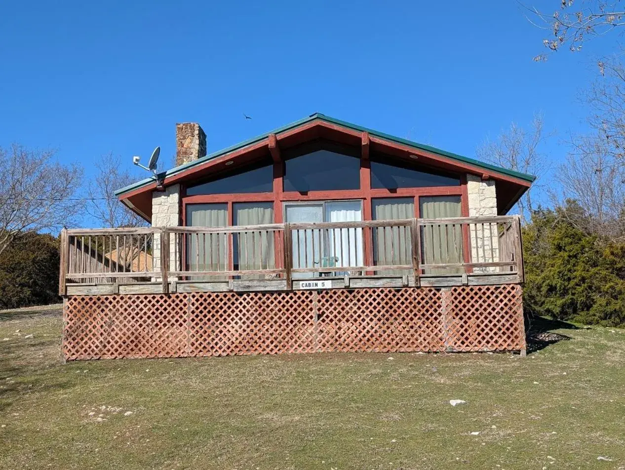 Property building in Cedarvale Cabins Turner Falls Property building in Cedarvale Cabins Turner Falls