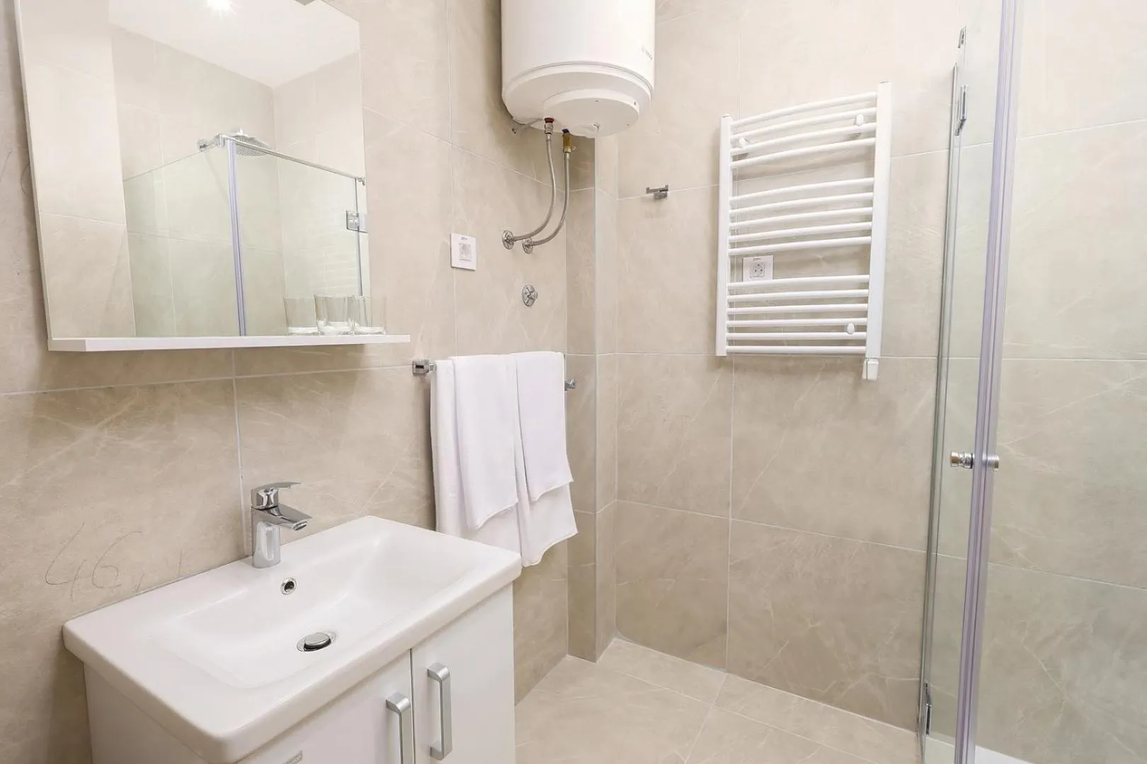 Shower in Apartmani Fruški Cvet - Fruške Terme