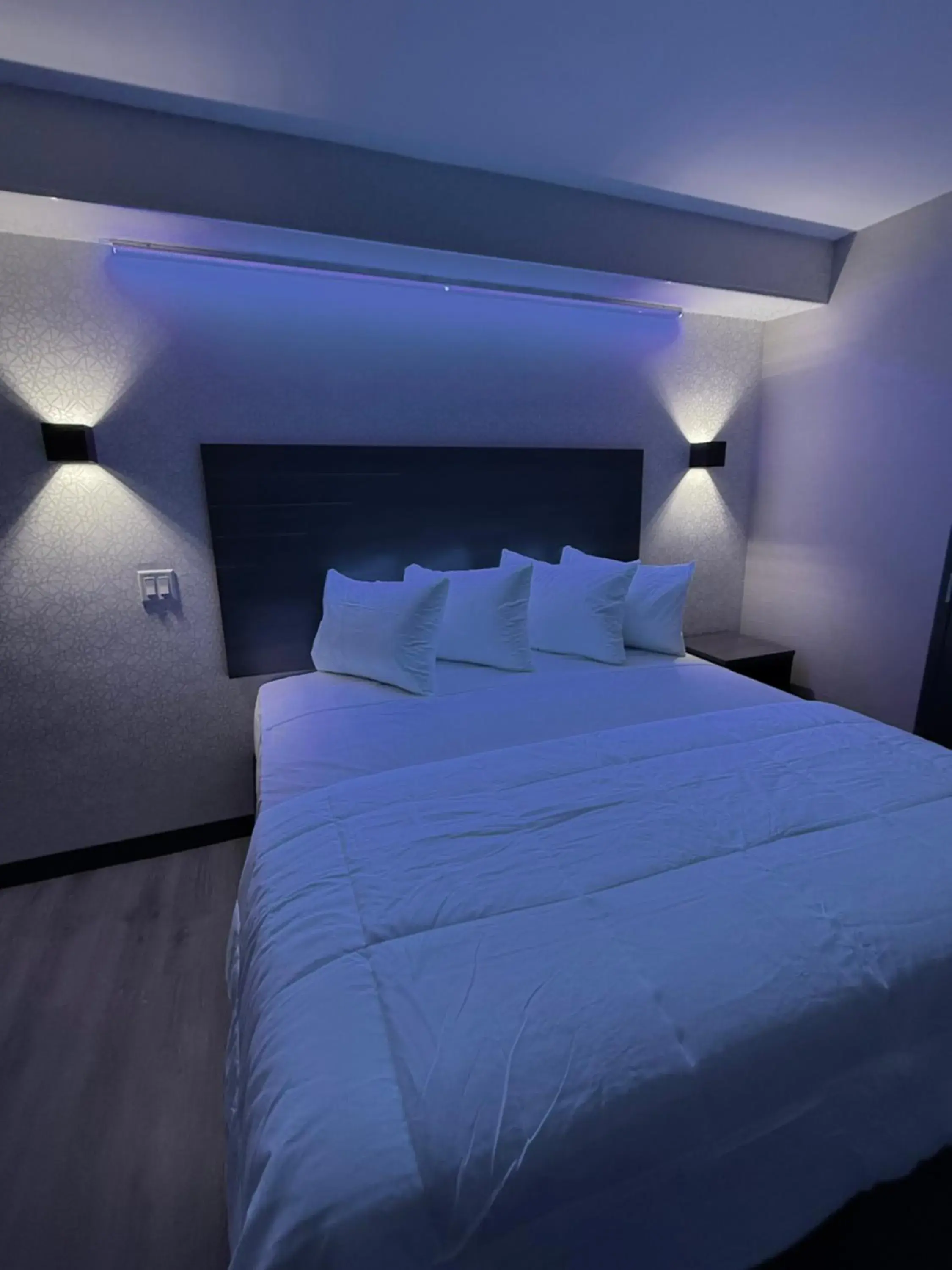 Bed in The Vine Hotel Bronx New Bed in The Vine Hotel Bronx New