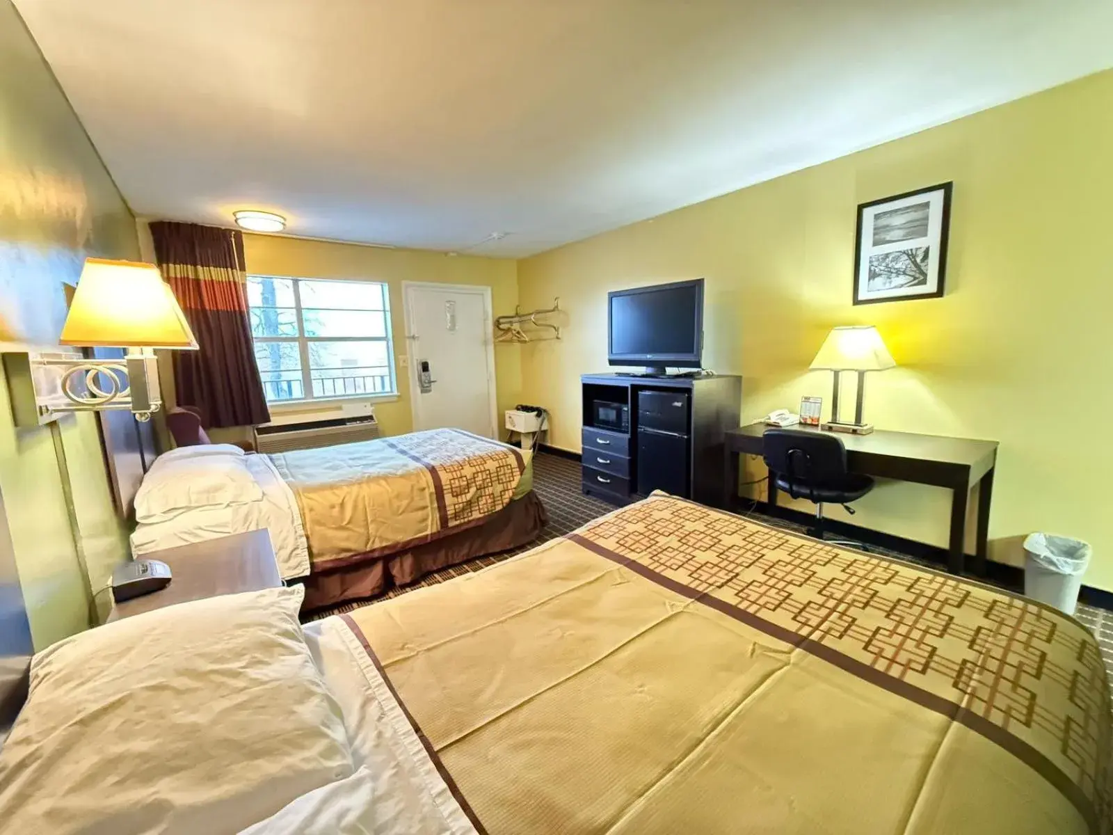 Standard Double Room Non-Smoking in Relax Inn Standard Double Room Non-Smoking in Relax Inn