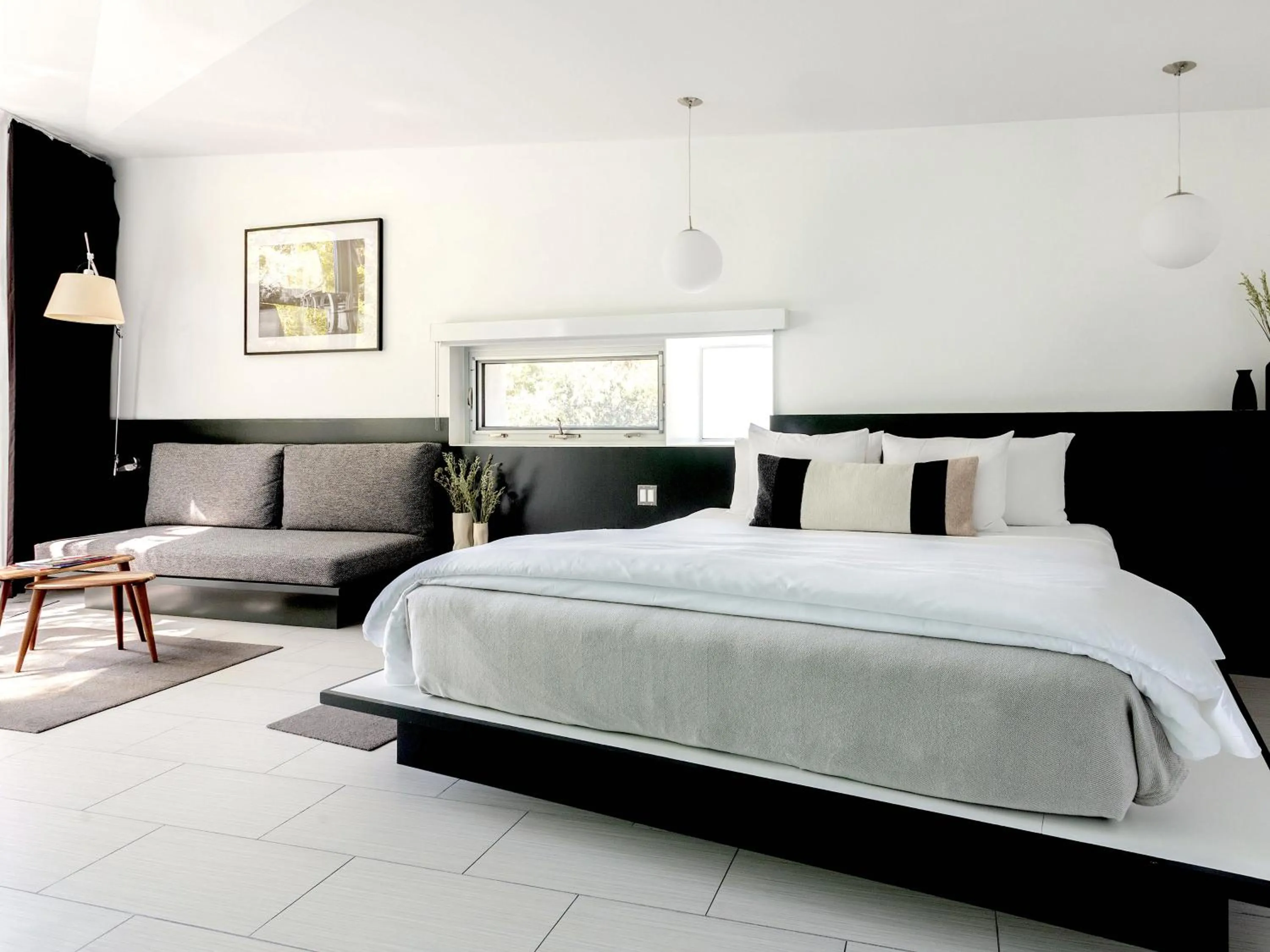 Bed in Frame Hotel - Treehouse