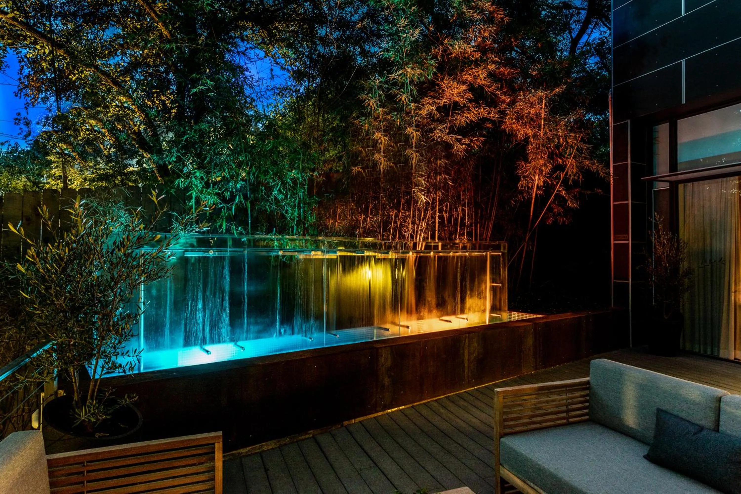 Patio in Frame Hotel - Treehouse