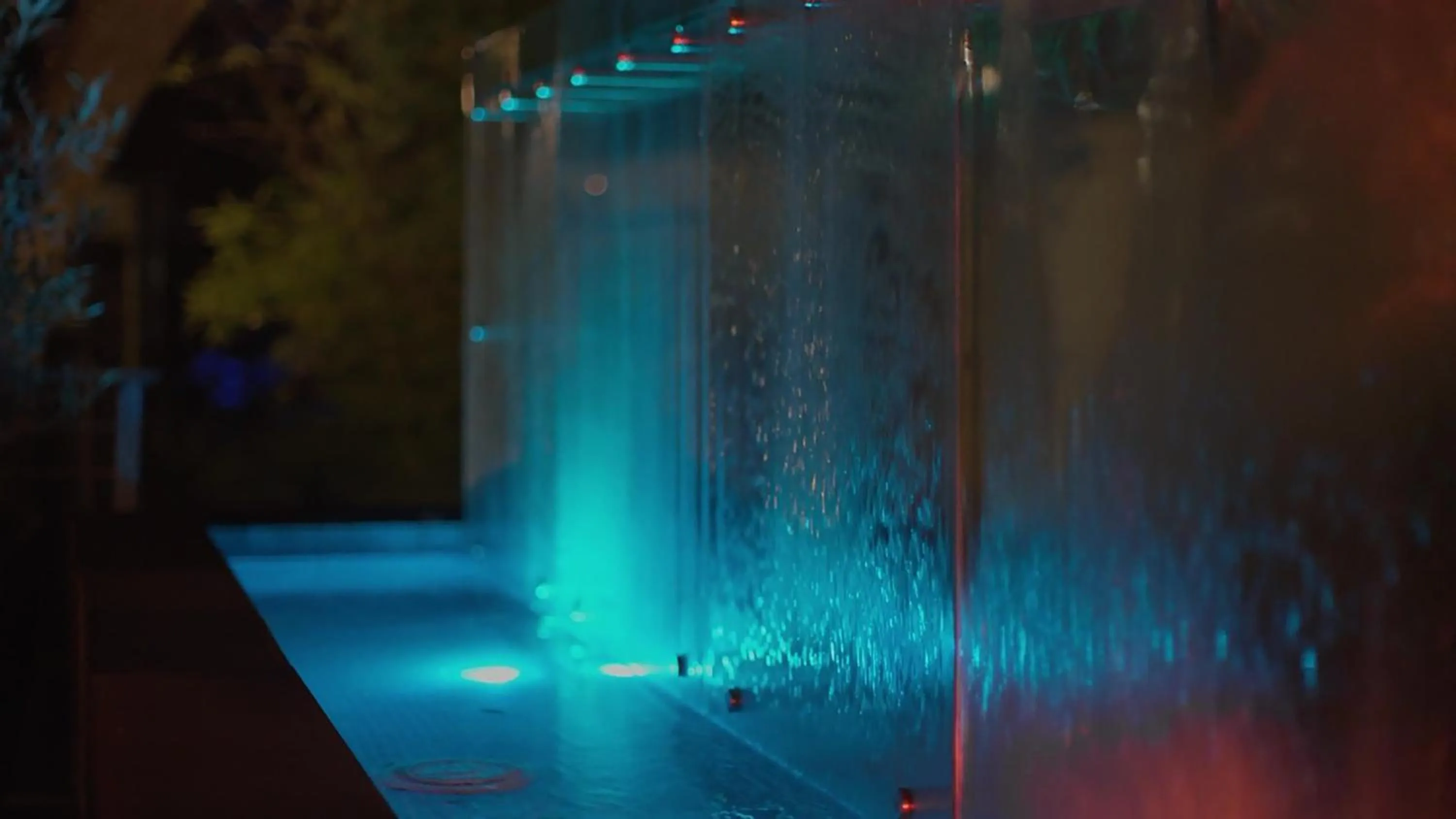 Night in Frame Hotel - Treehouse