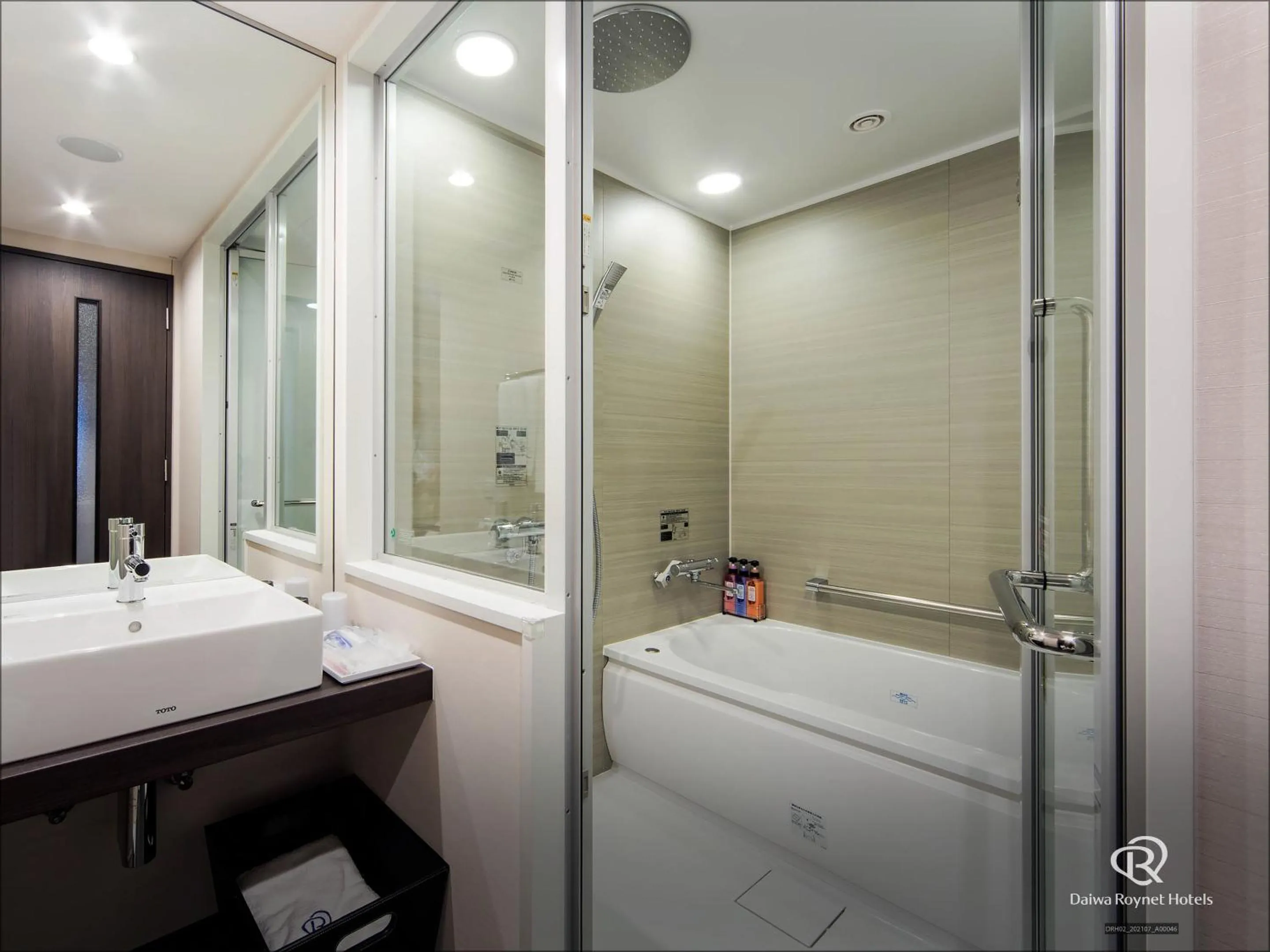 Shower in Daiwa Roynet Hotel Chiba Ekimae