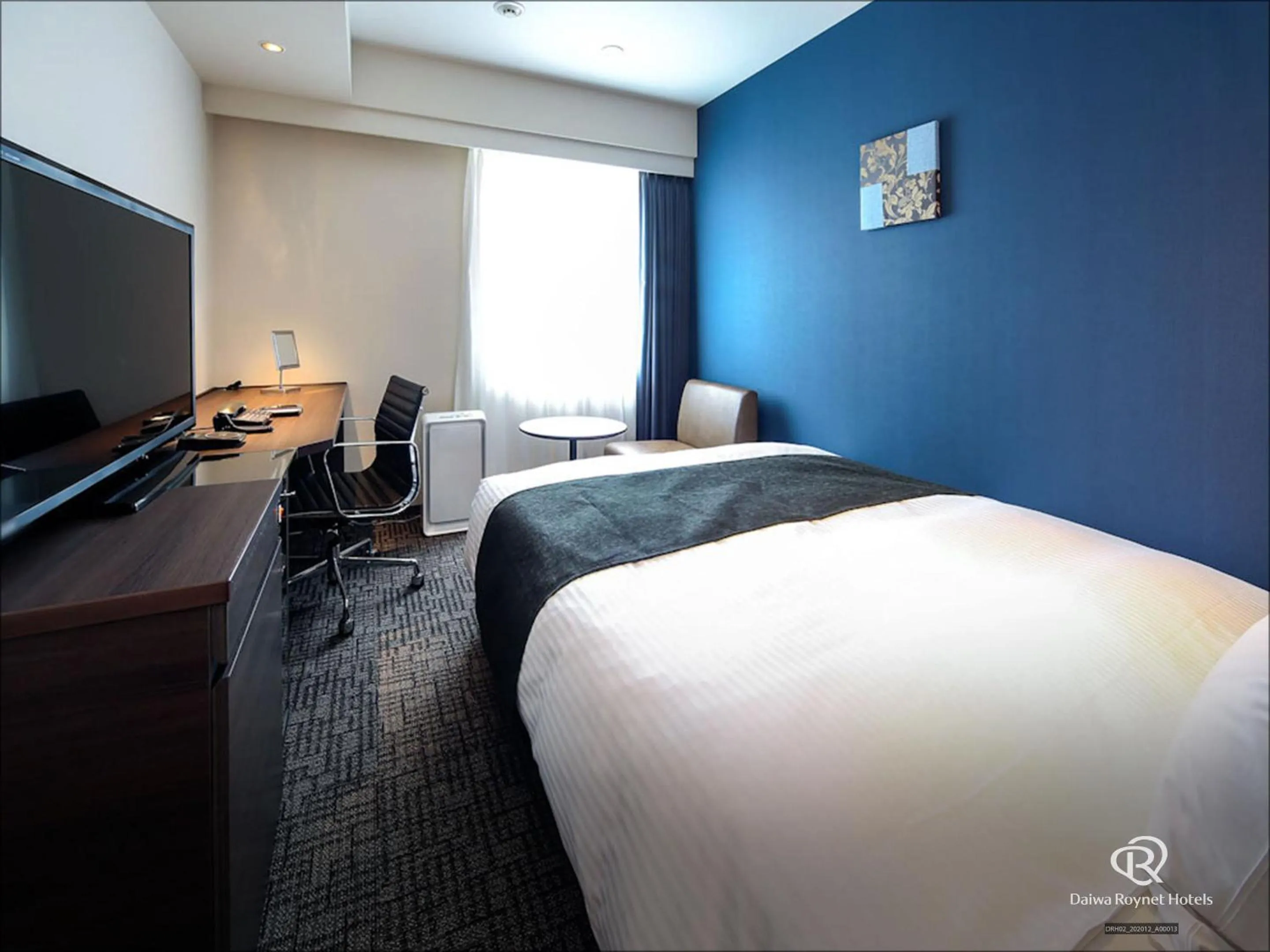 Bed in Daiwa Roynet Hotel Chiba Ekimae