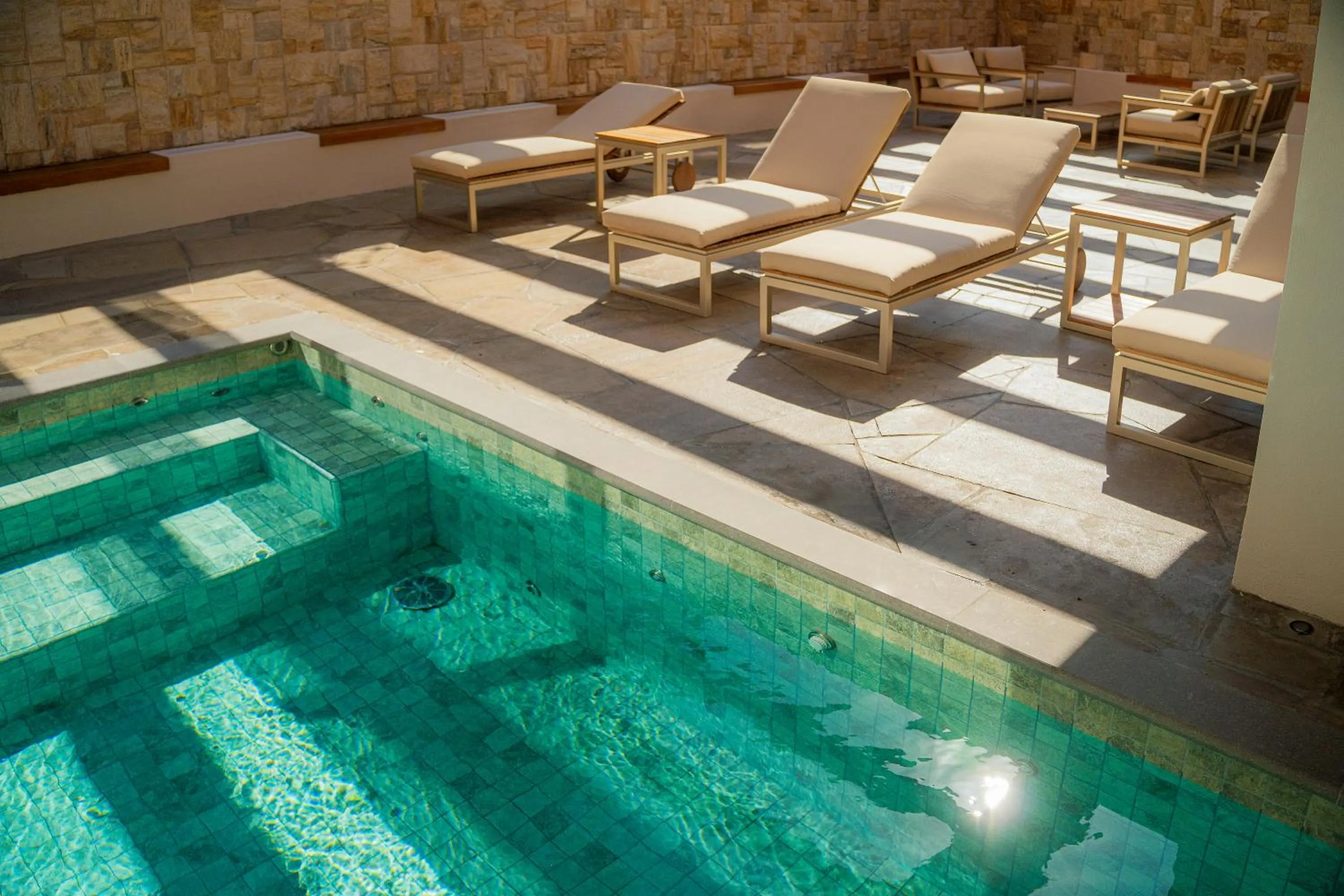 Swimming pool in Poehma Lago Negro by Livá OFICIAL