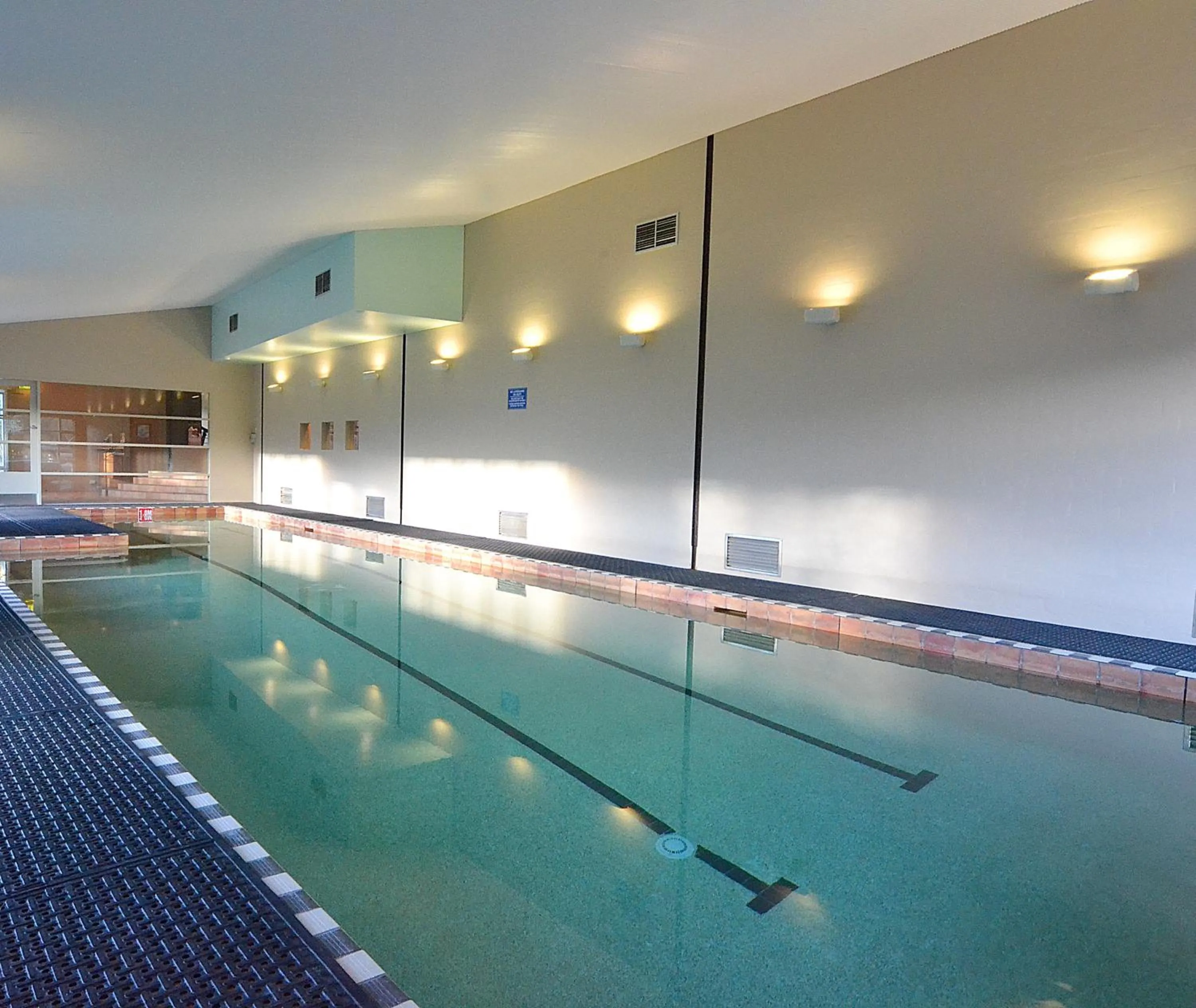 Swimming pool in Oaks Lake Crackenback Resort