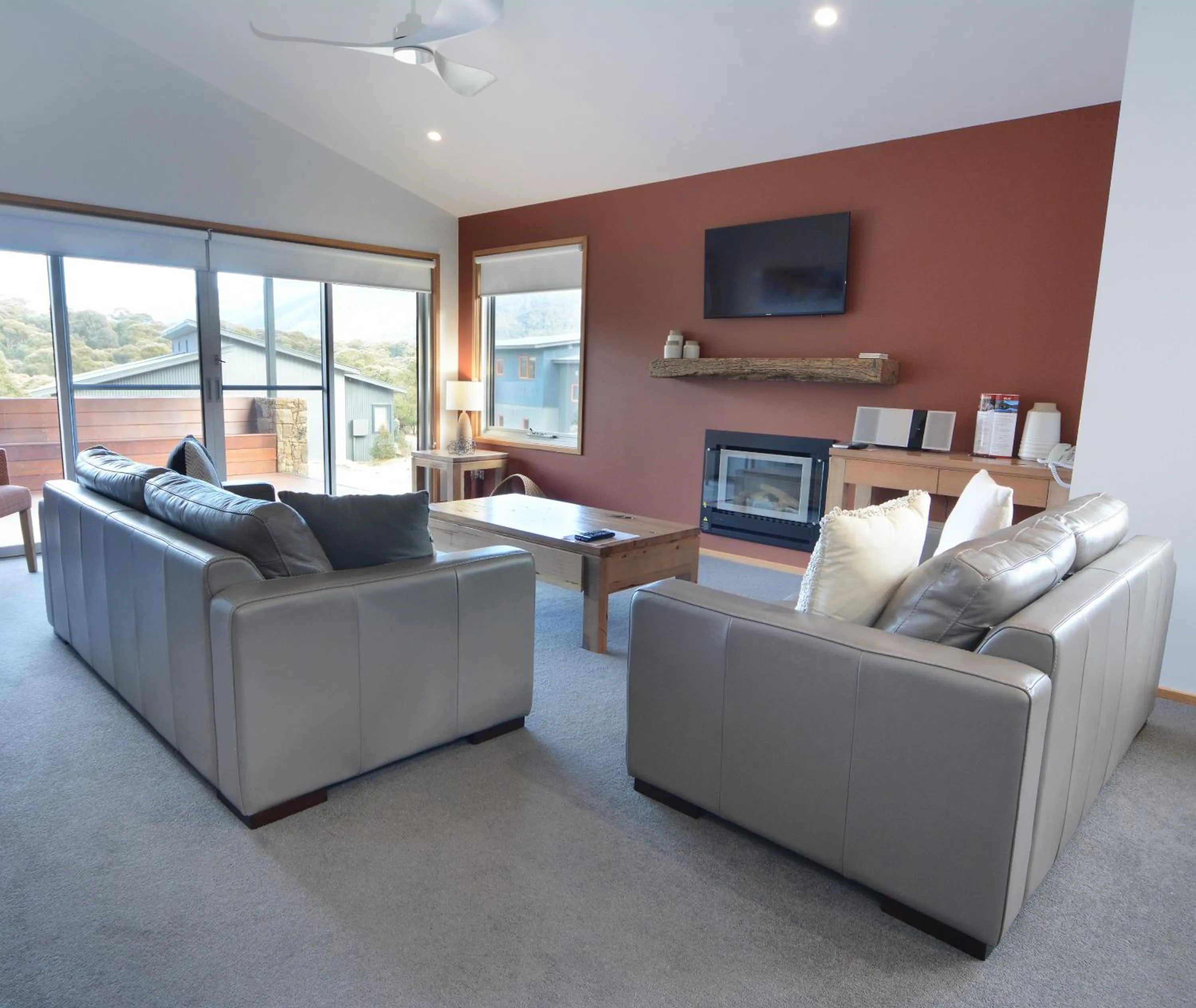 Living room in Oaks Lake Crackenback Resort