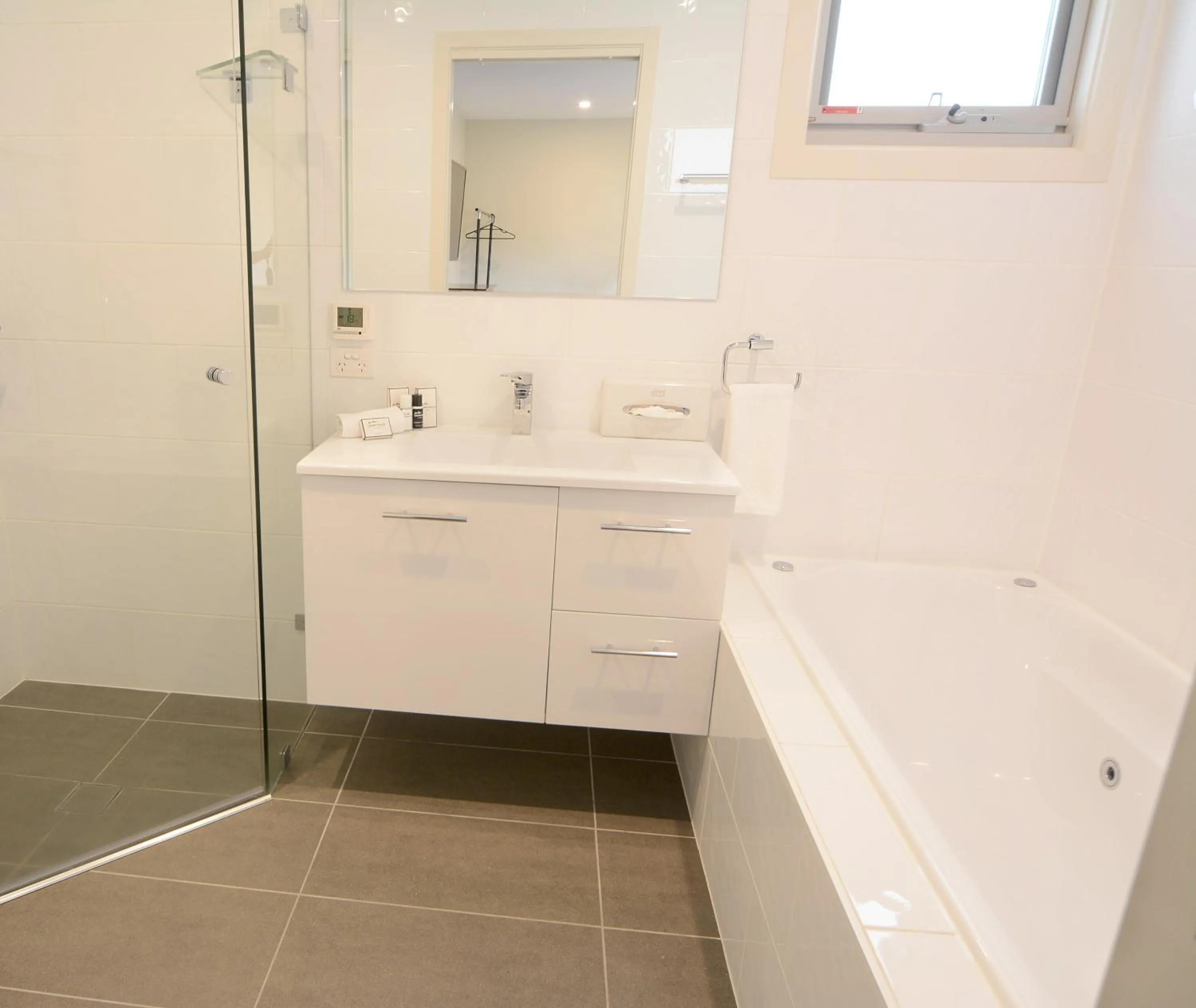 Shower in Oaks Lake Crackenback Resort