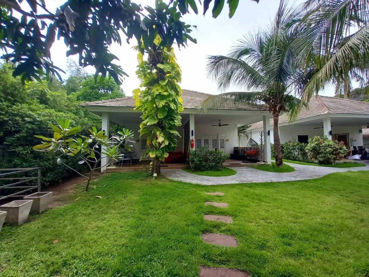 Property building in Sanae Beach Hua Hin Property building in Sanae Beach Hua Hin