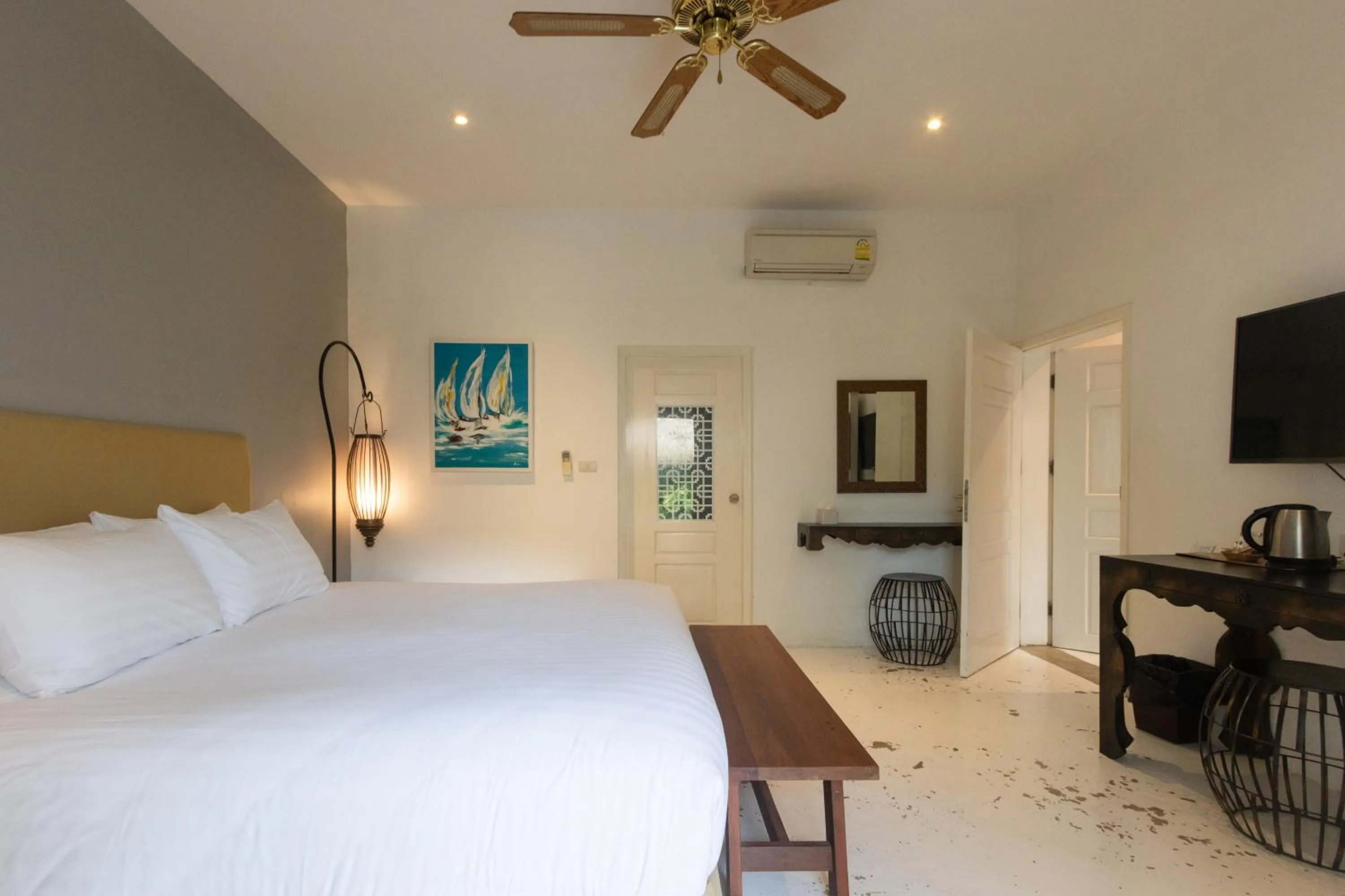 Bed in Sanae Beach Hua Hin