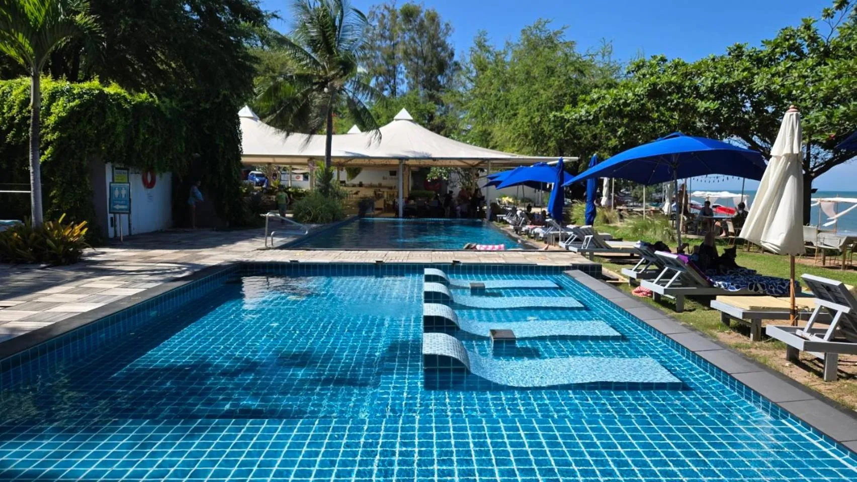 Swimming pool in Sanae Beach Hua Hin