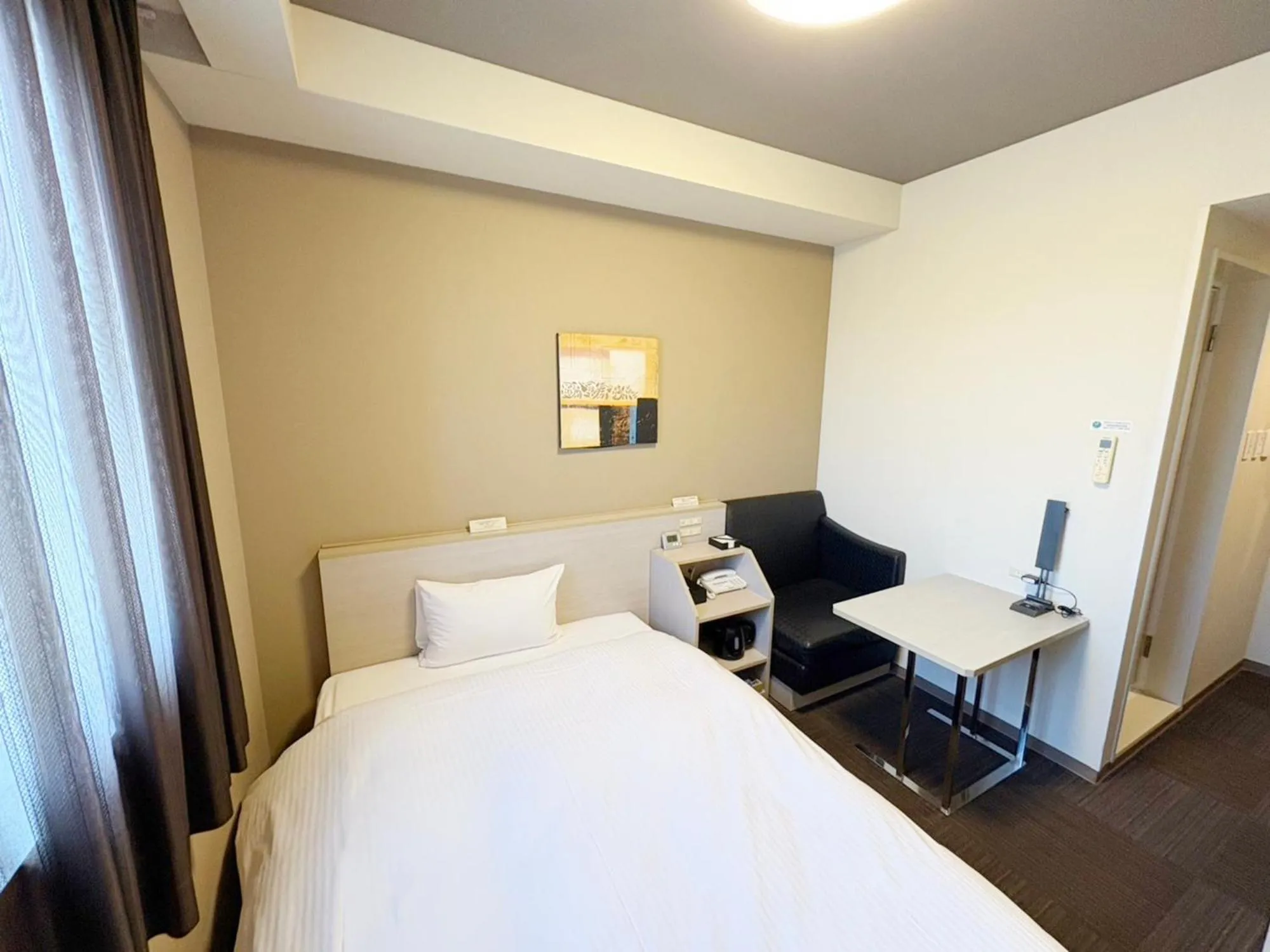 Photo of the whole room, Bed in Hotel Route Inn Annaka