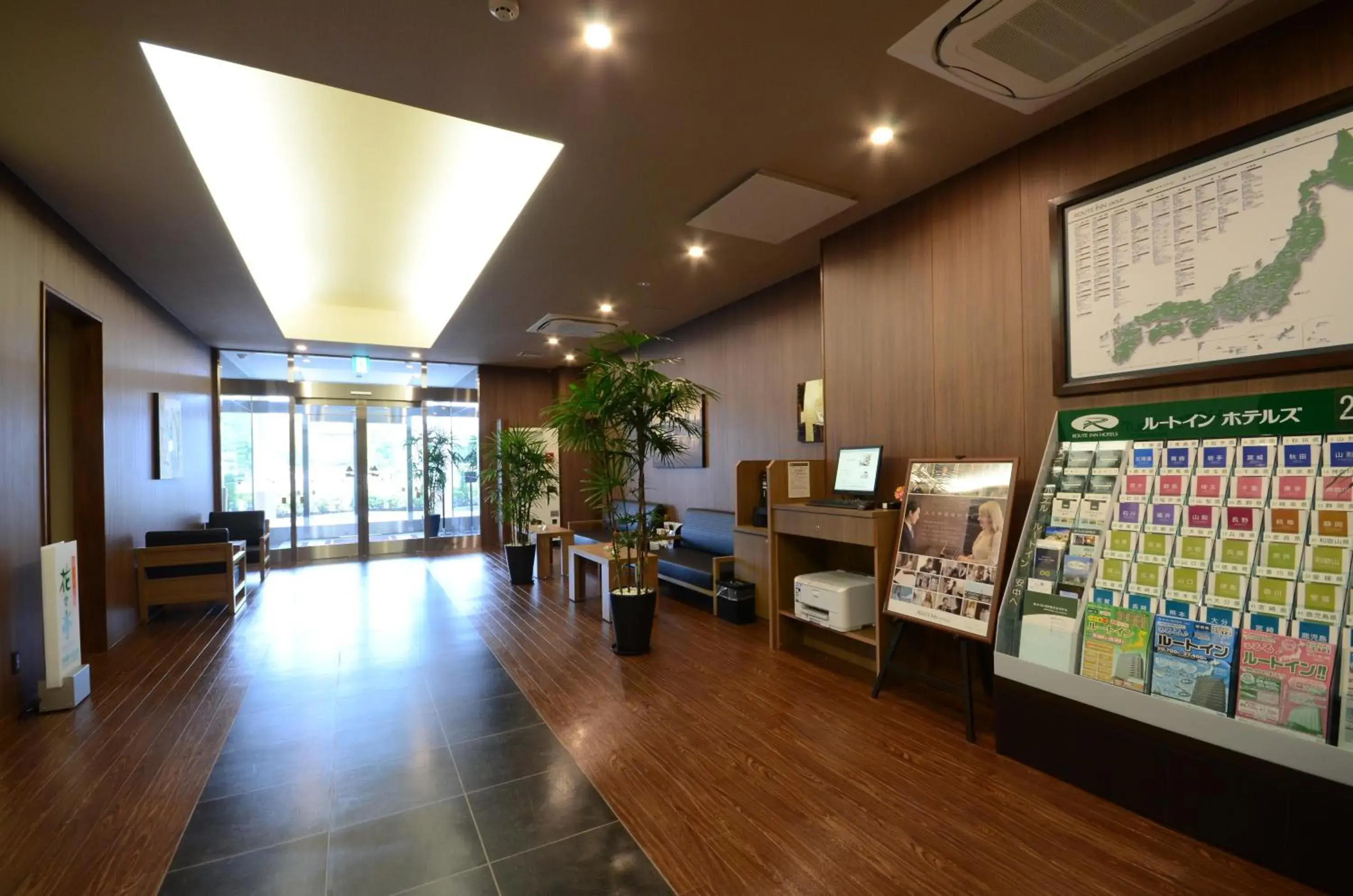 Lobby or reception in Hotel Route Inn Annaka Lobby or reception in Hotel Route Inn Annaka