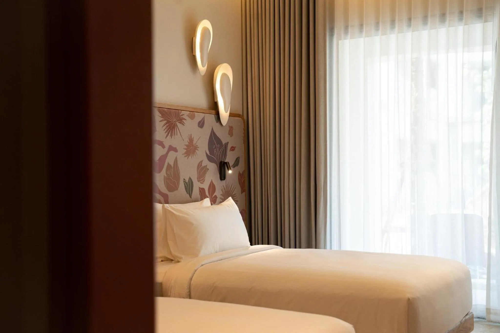 Photo of the whole room, Bed in The Standard, Pattaya Na Jomtien