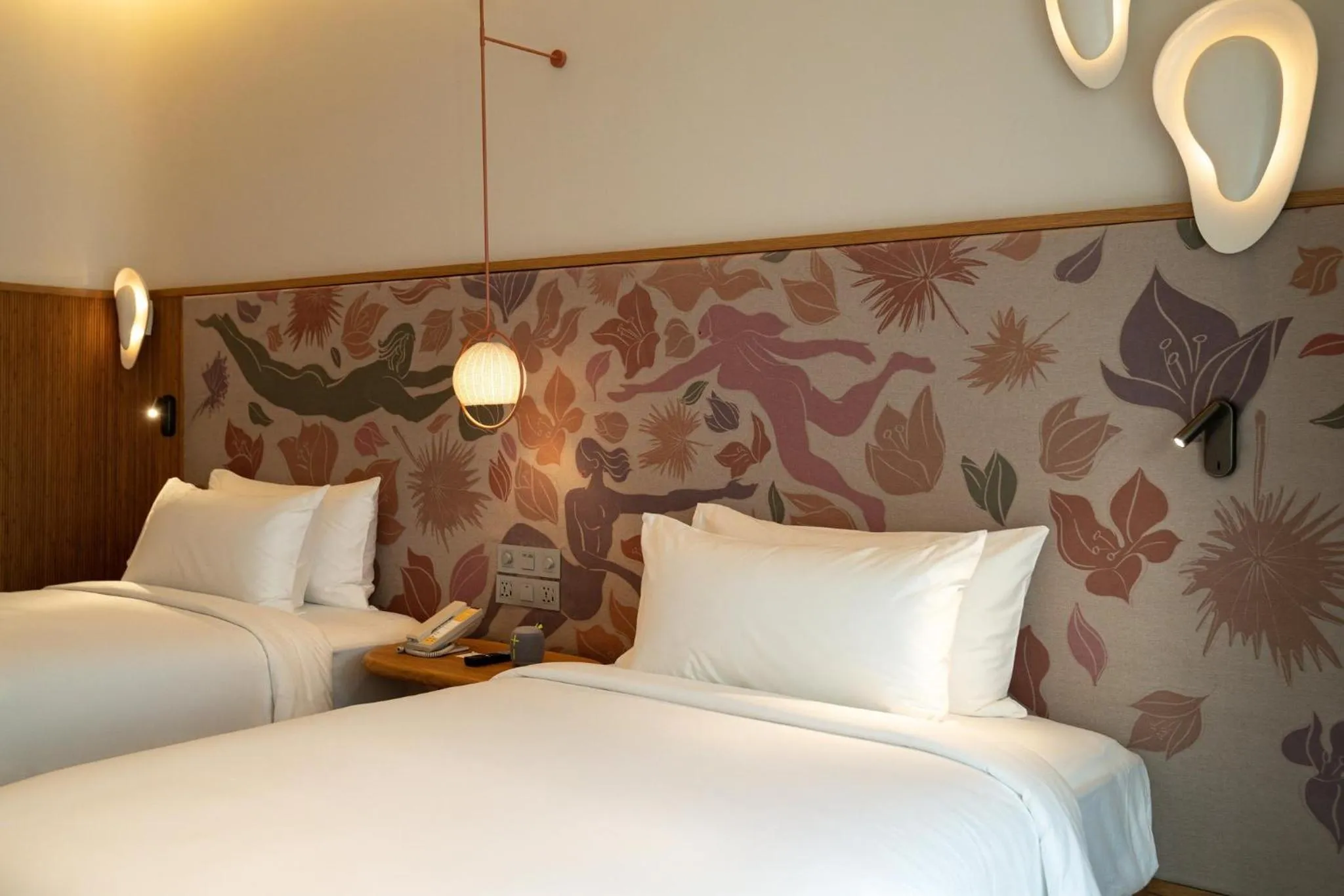 Photo of the whole room, Bed in The Standard, Pattaya Na Jomtien