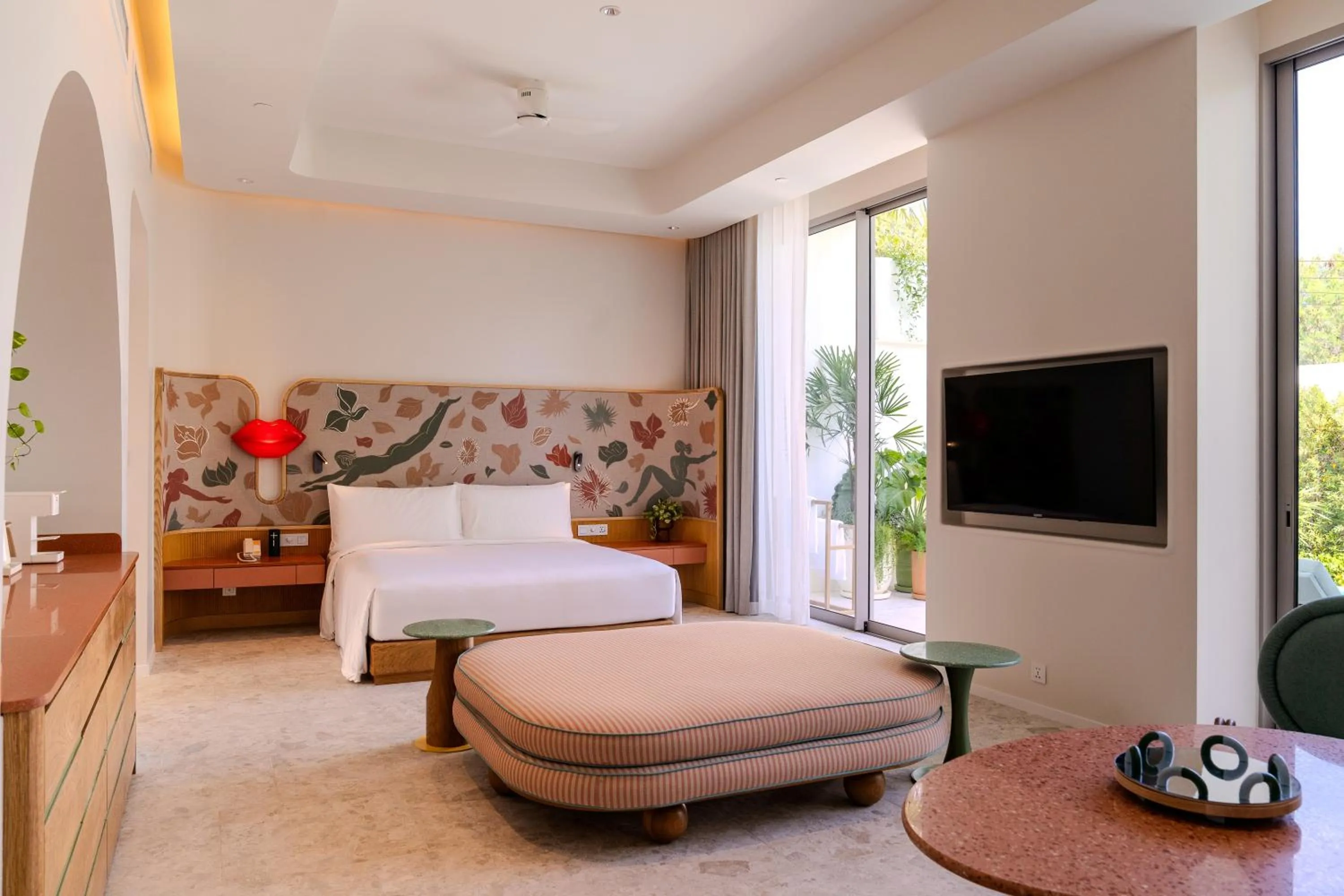 Bedroom, Bed in The Standard, Pattaya Na Jomtien