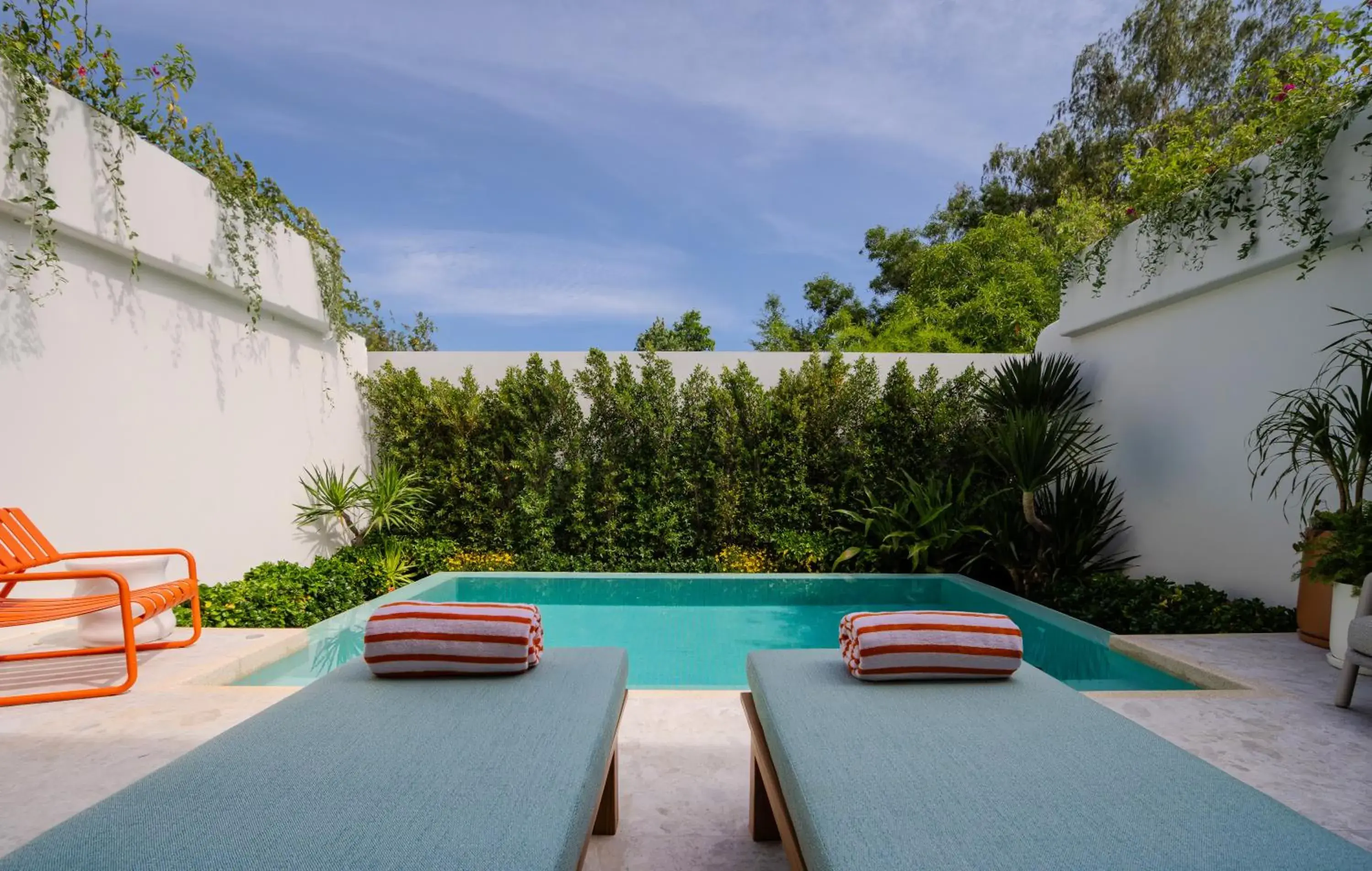 Pool view in The Standard, Pattaya Na Jomtien Pool view in The Standard, Pattaya Na Jomtien