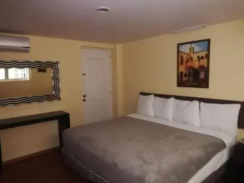Double Room - single occupancy in Hotel Torre Esmeralda Double Room - single occupancy in Hotel Torre Esmeralda