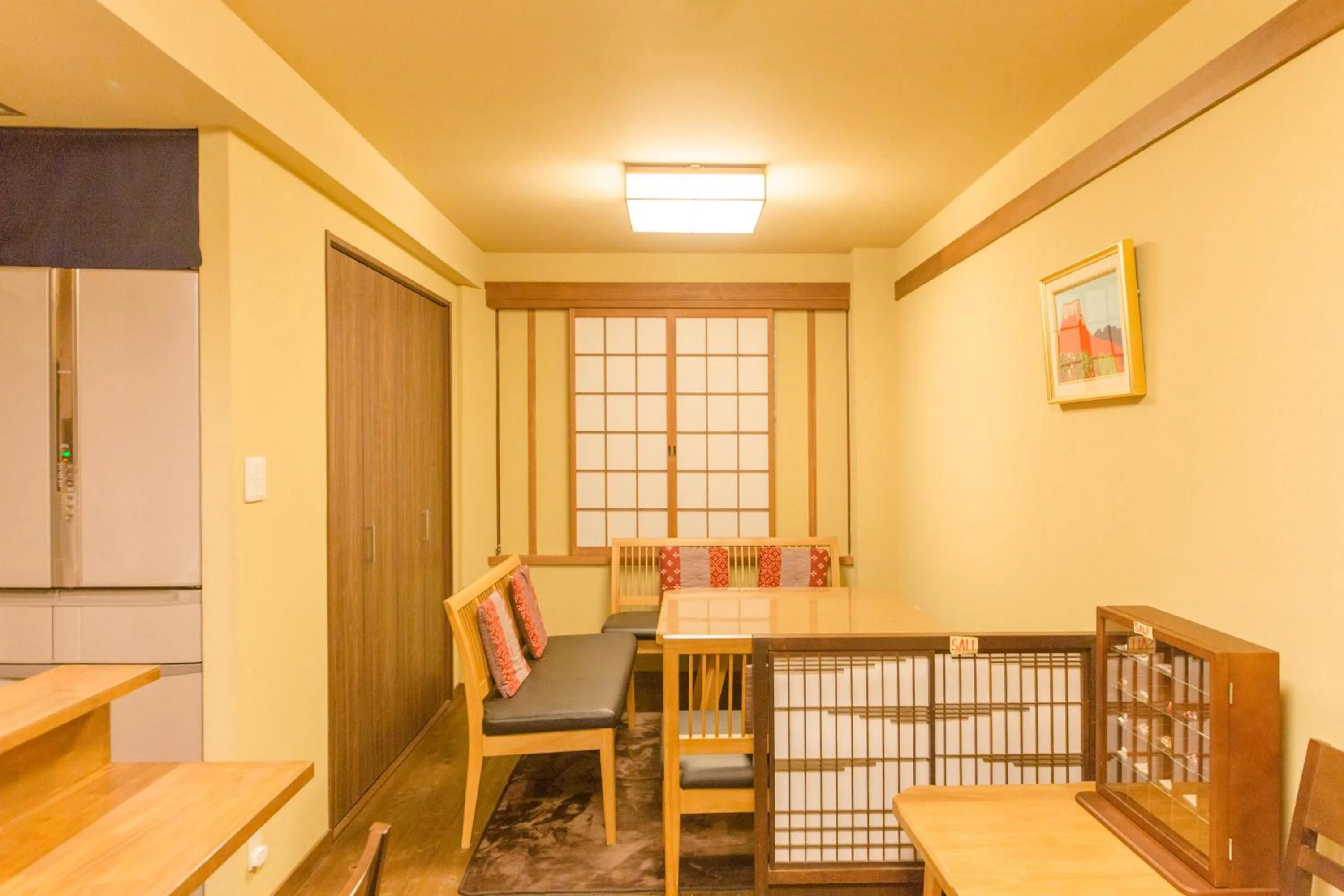 Communal lounge/ TV room, Bed in Kyo no Yado Sangen Ninenzaka