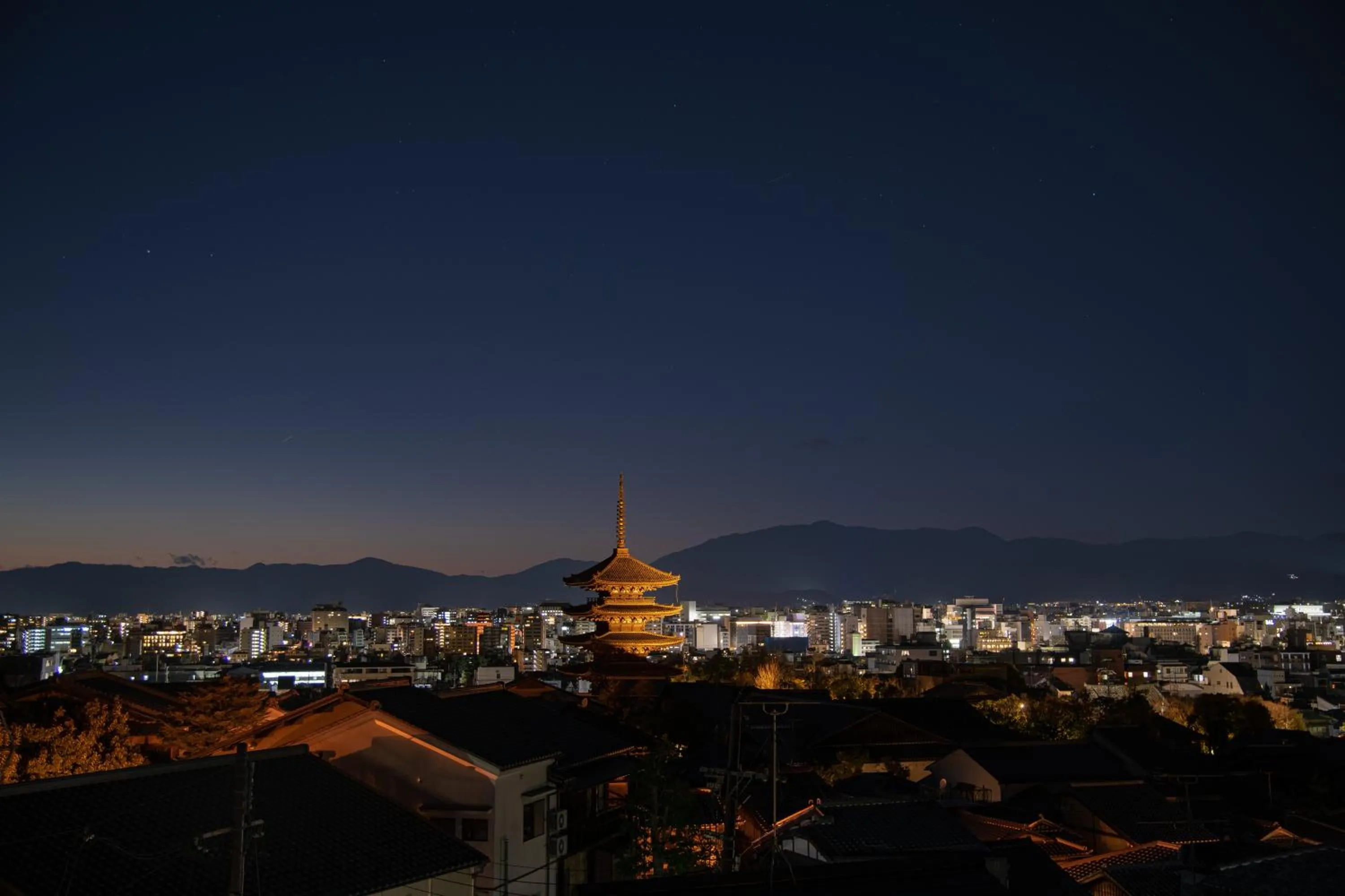 Night in Kyo no Yado Sangen Ninenzaka