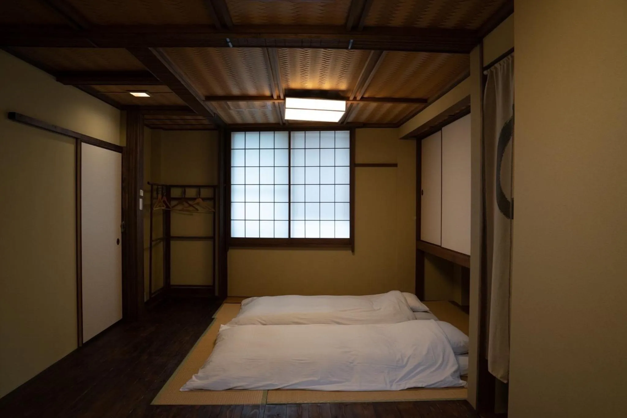 Bed in Kyo no Yado Sangen Ninenzaka