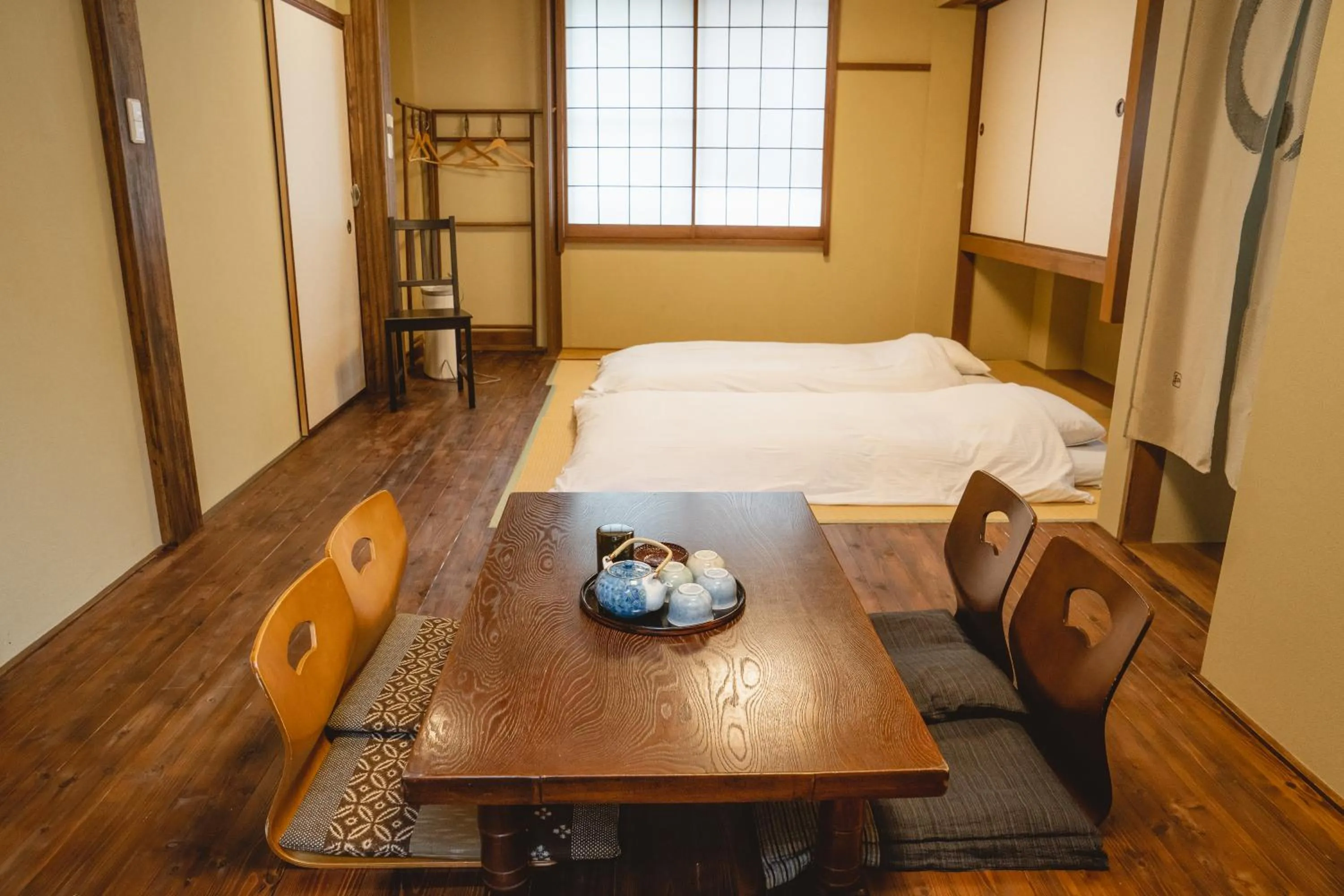 Photo of the whole room, Bed in Kyo no Yado Sangen Ninenzaka