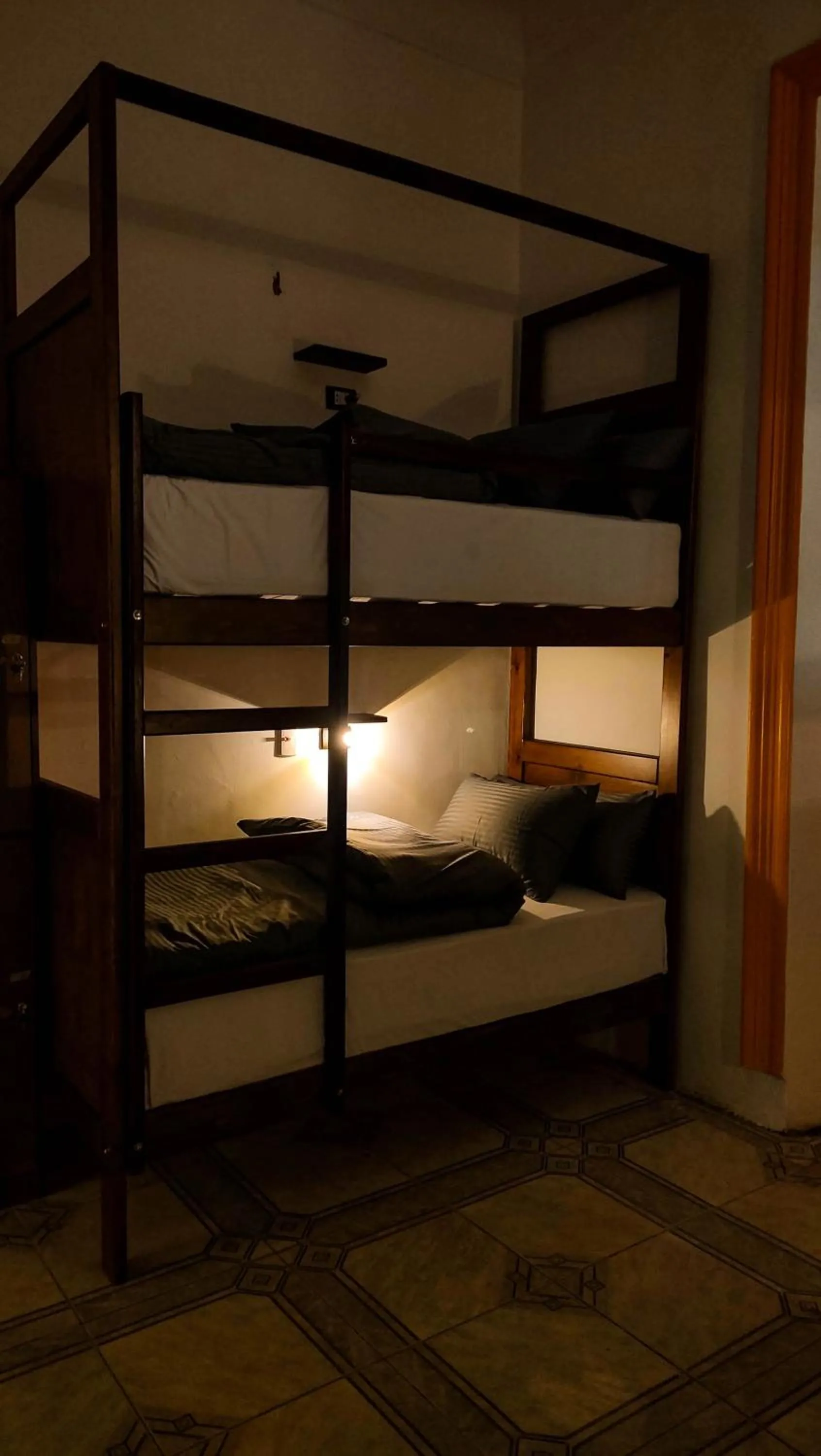 Ithaka Raml Hostel