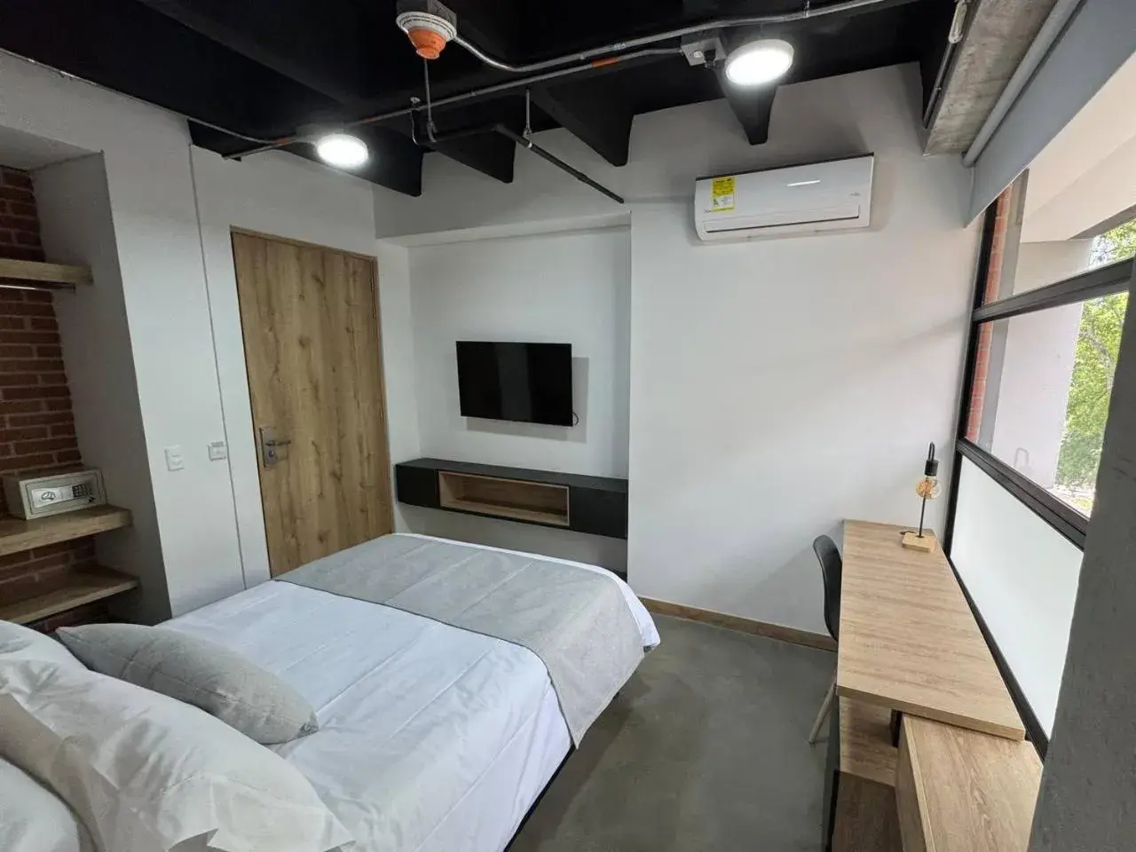 Large Double Room in Akela Park Hotel Large Double Room in Akela Park Hotel