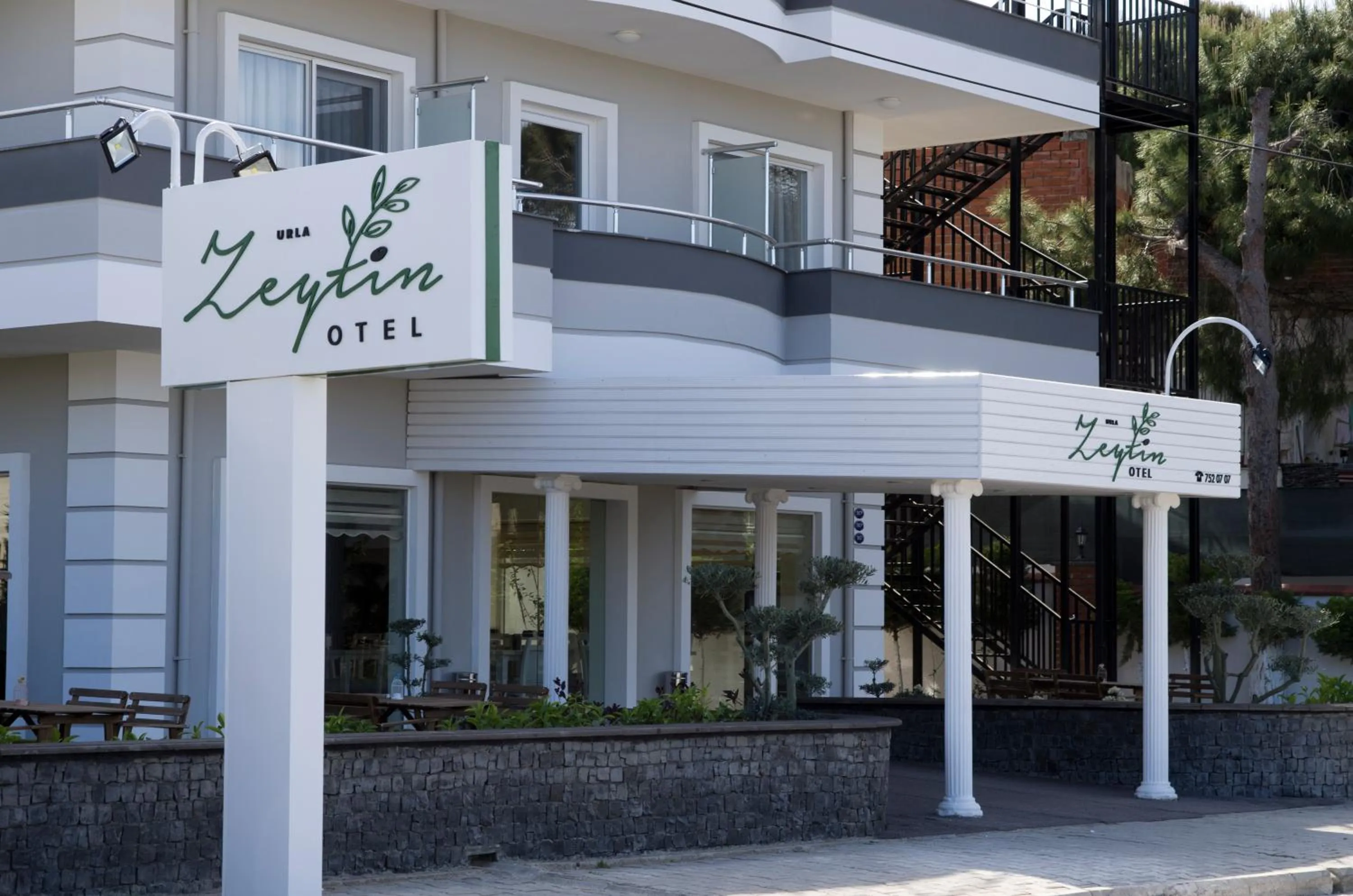 Facade/entrance in Urla Zeytin Hotel