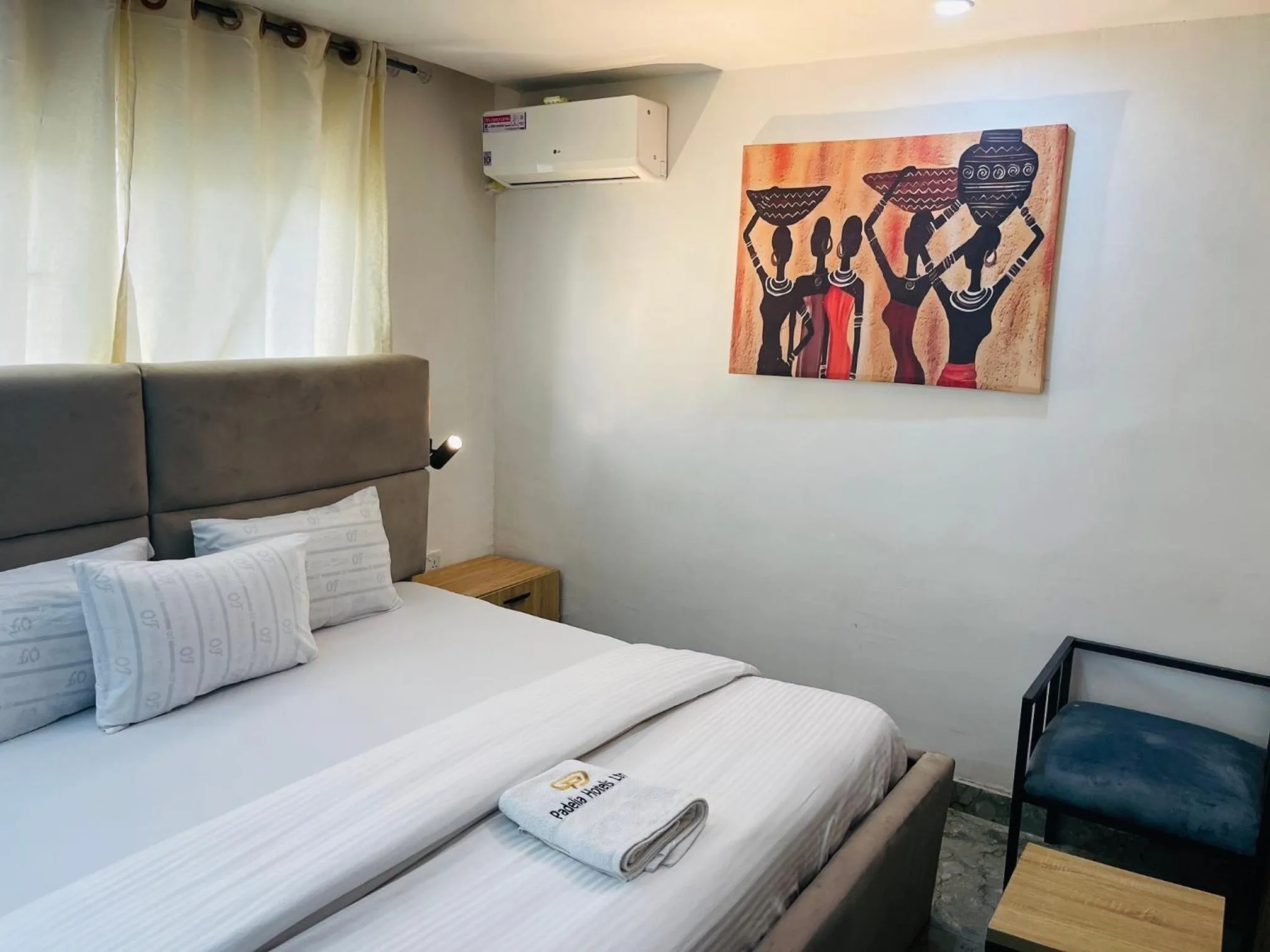 Bed in Hotel Padelia Apartment Airport Road Lagos