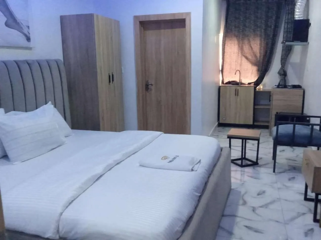 Bed in Hotel Padelia Apartment Airport Road Lagos