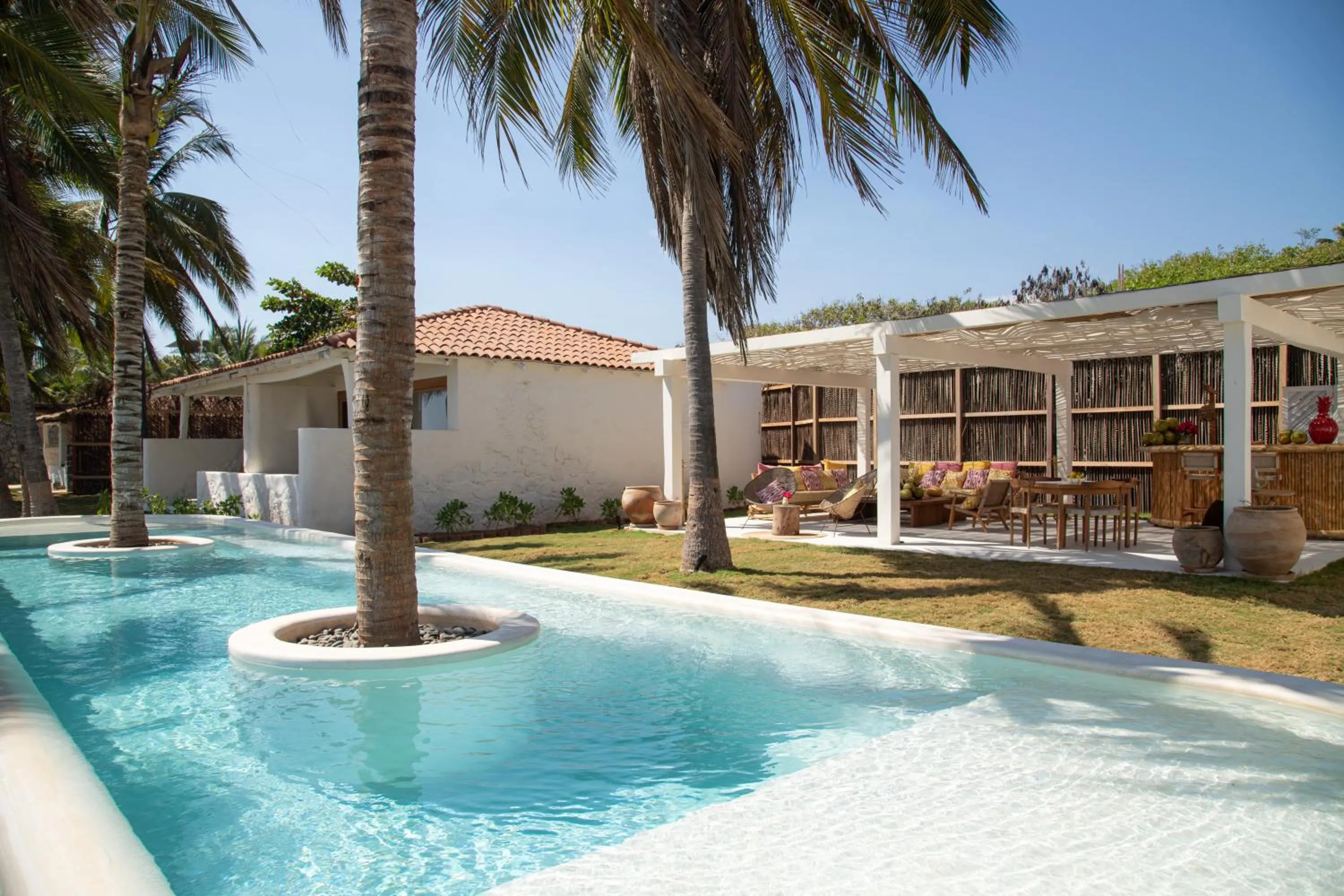 Swimming pool in Hotel Pomelo
