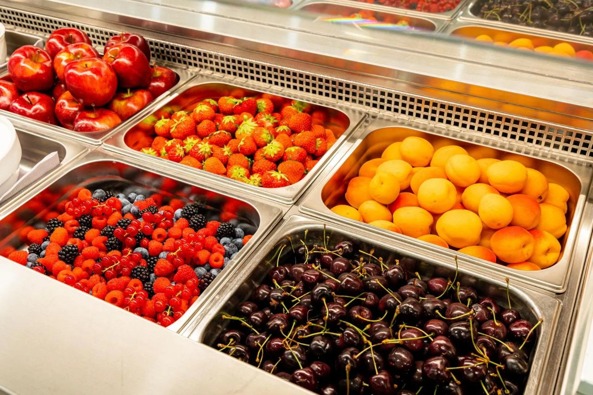 Buffet breakfast in Hotel Du Parc