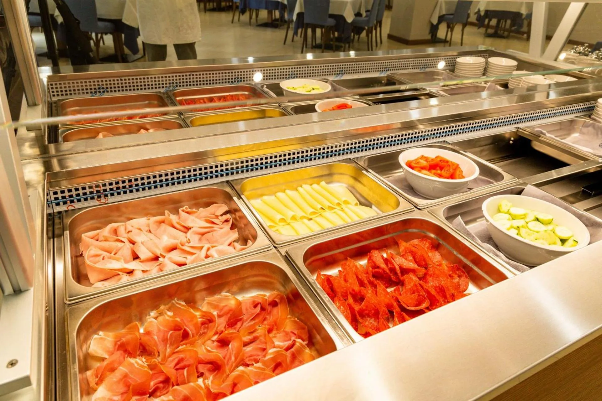 Buffet breakfast in Hotel Du Parc