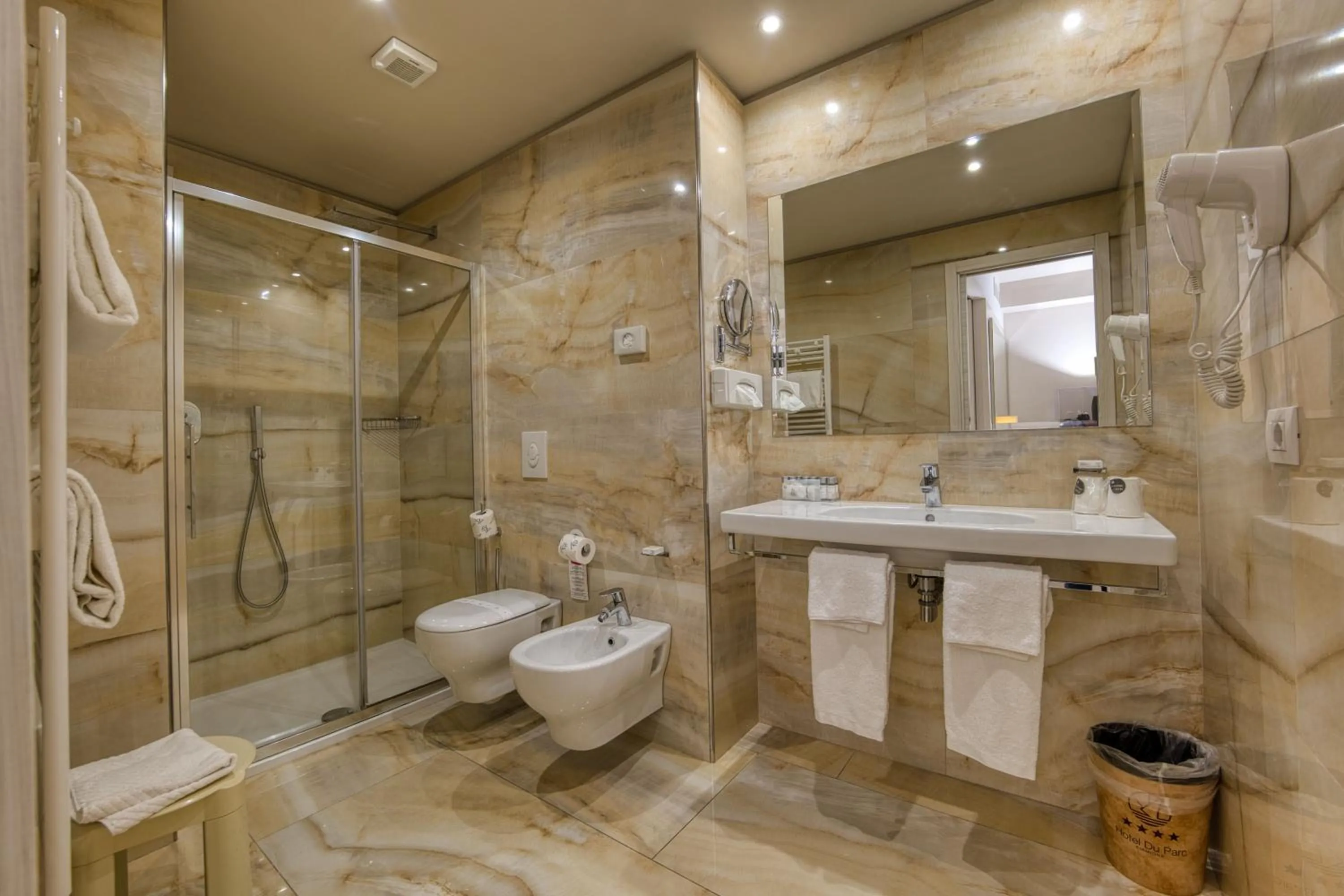 Bathroom in Hotel Du Parc