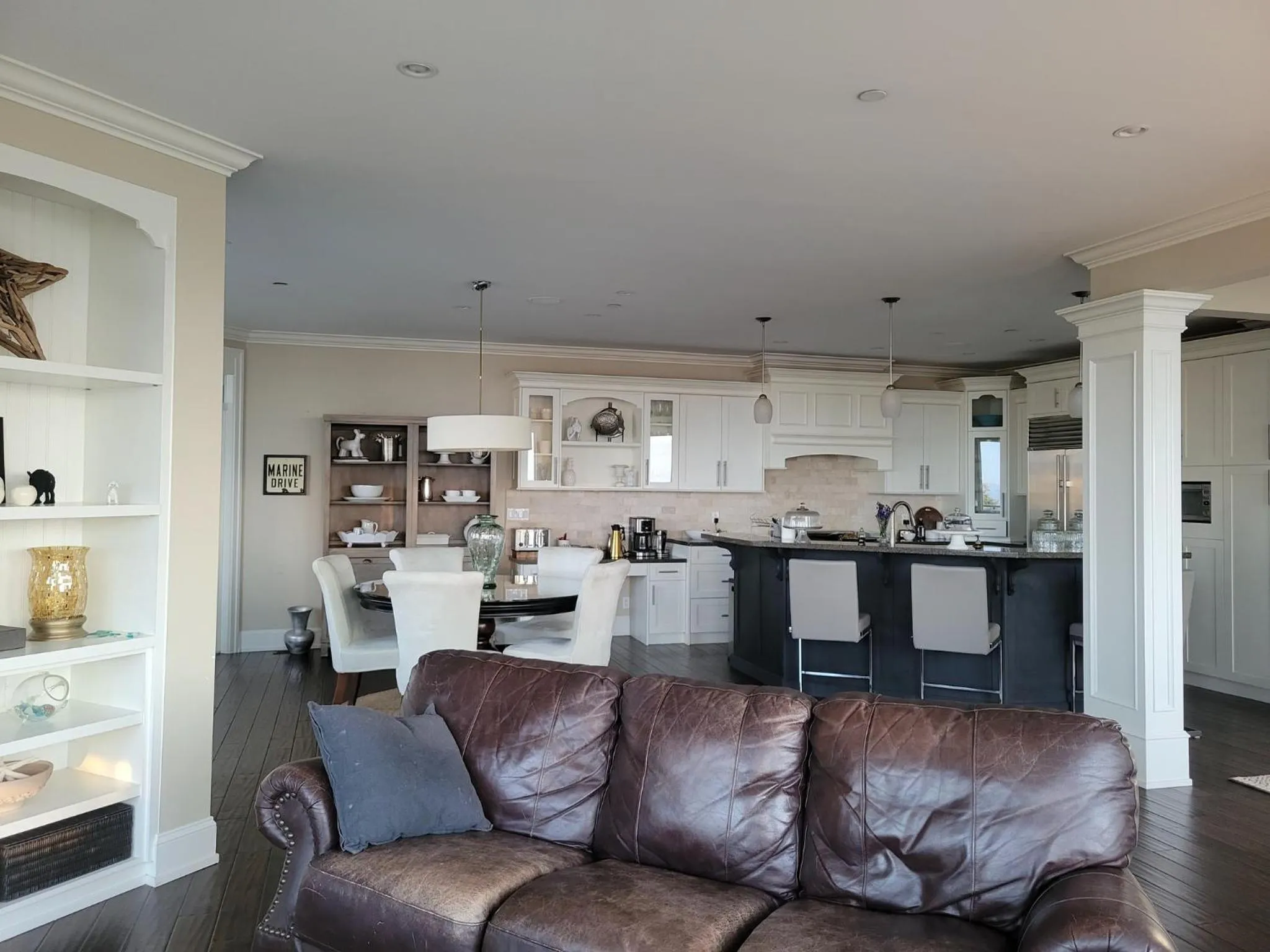 Family in Sand and Salt Bed & Breakfast