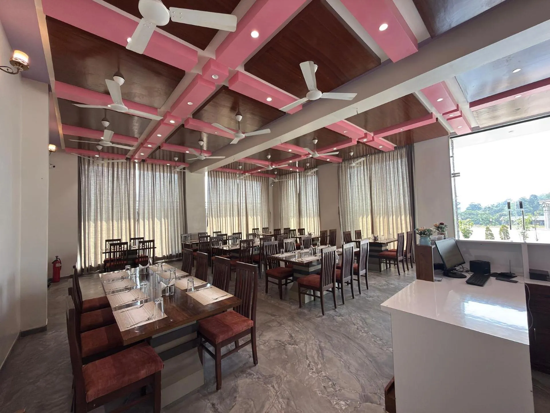 Daksh The Valley Resort - Saputara