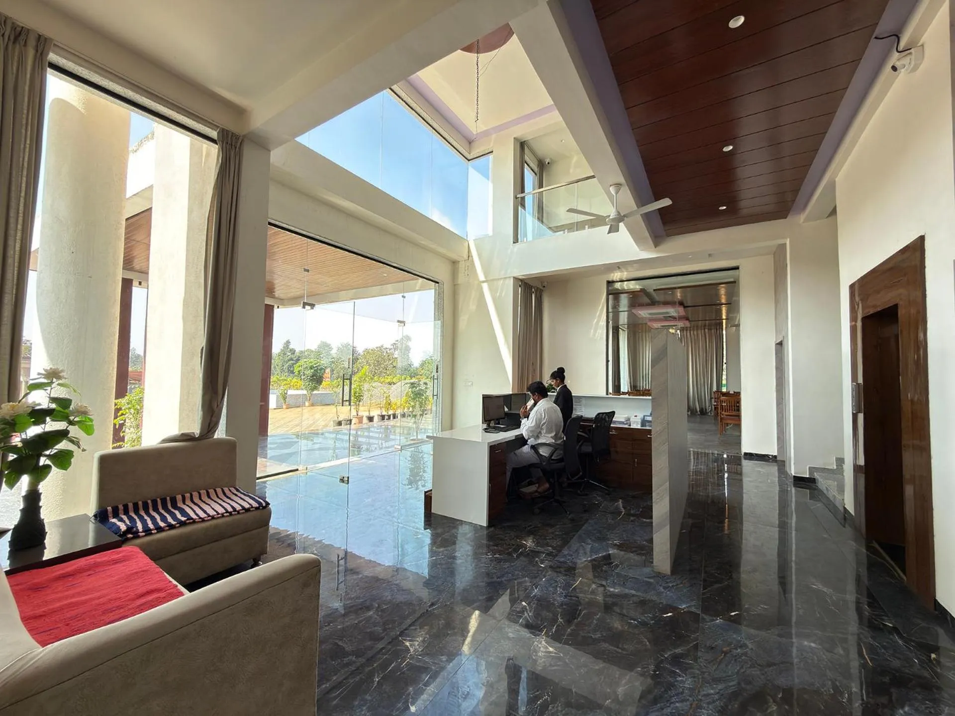 Daksh The Valley Resort - Saputara