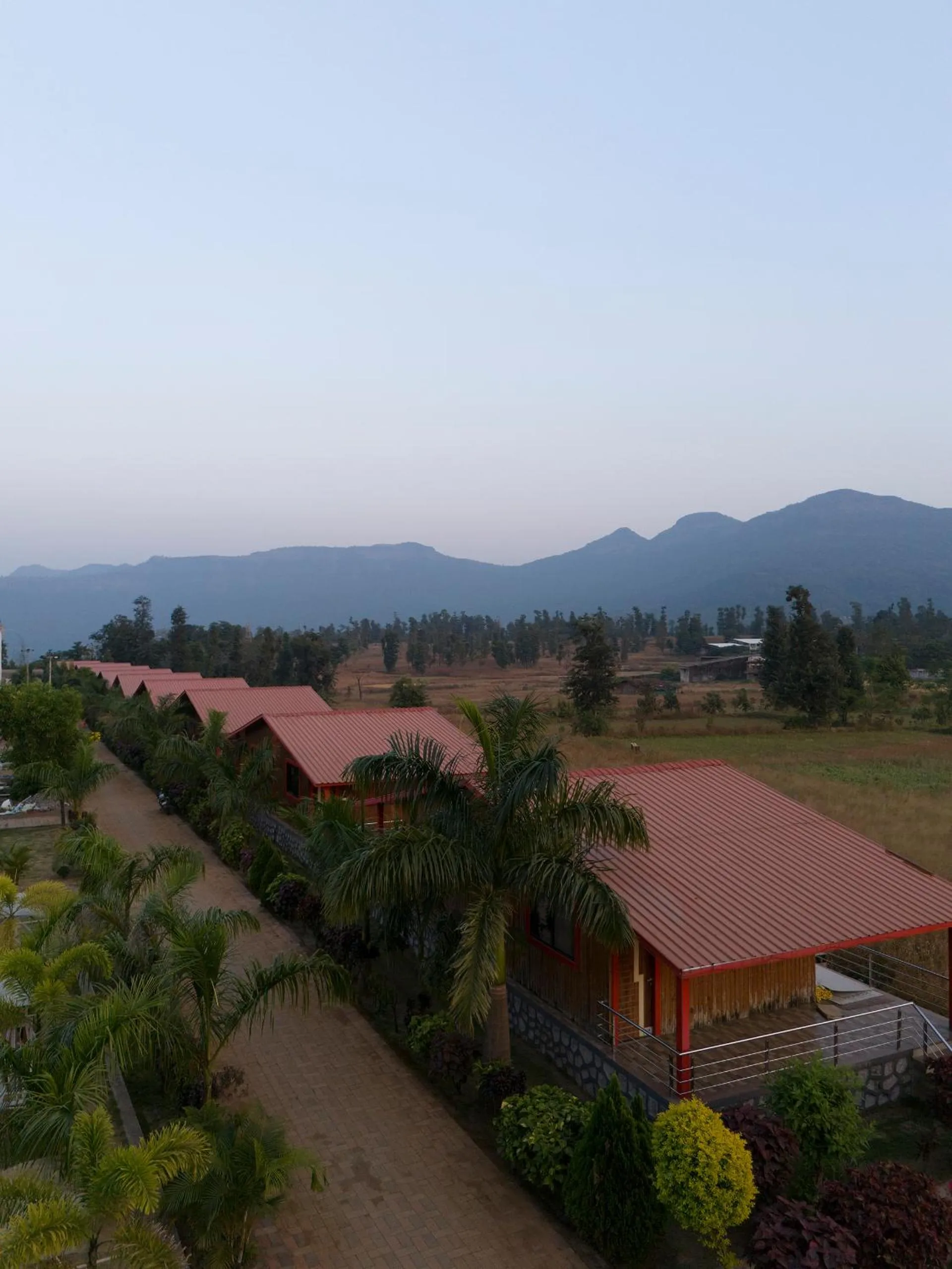 Mountain view in Daksh The Valley Resort - Saputara