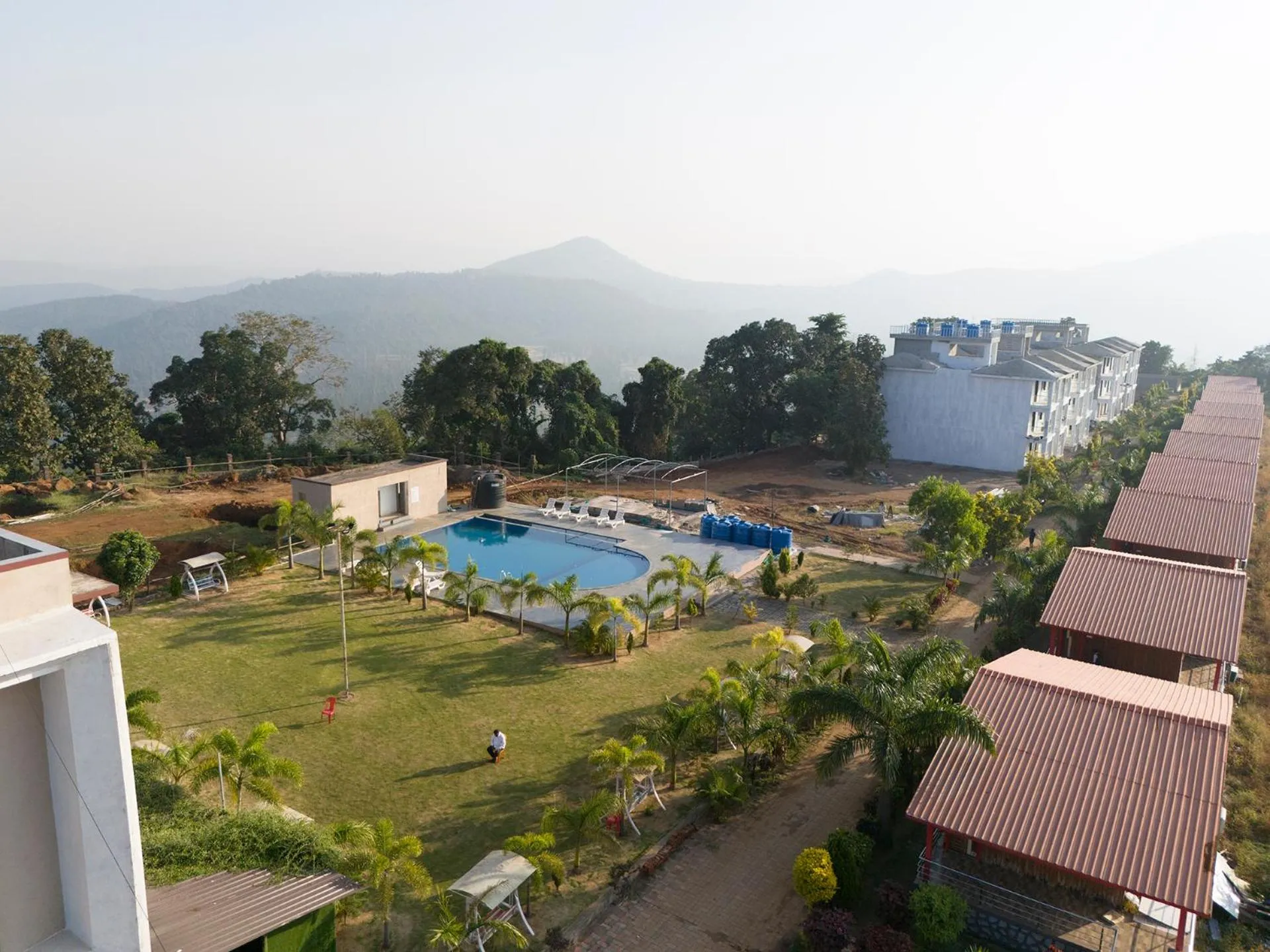 Daksh The Valley Resort - Saputara