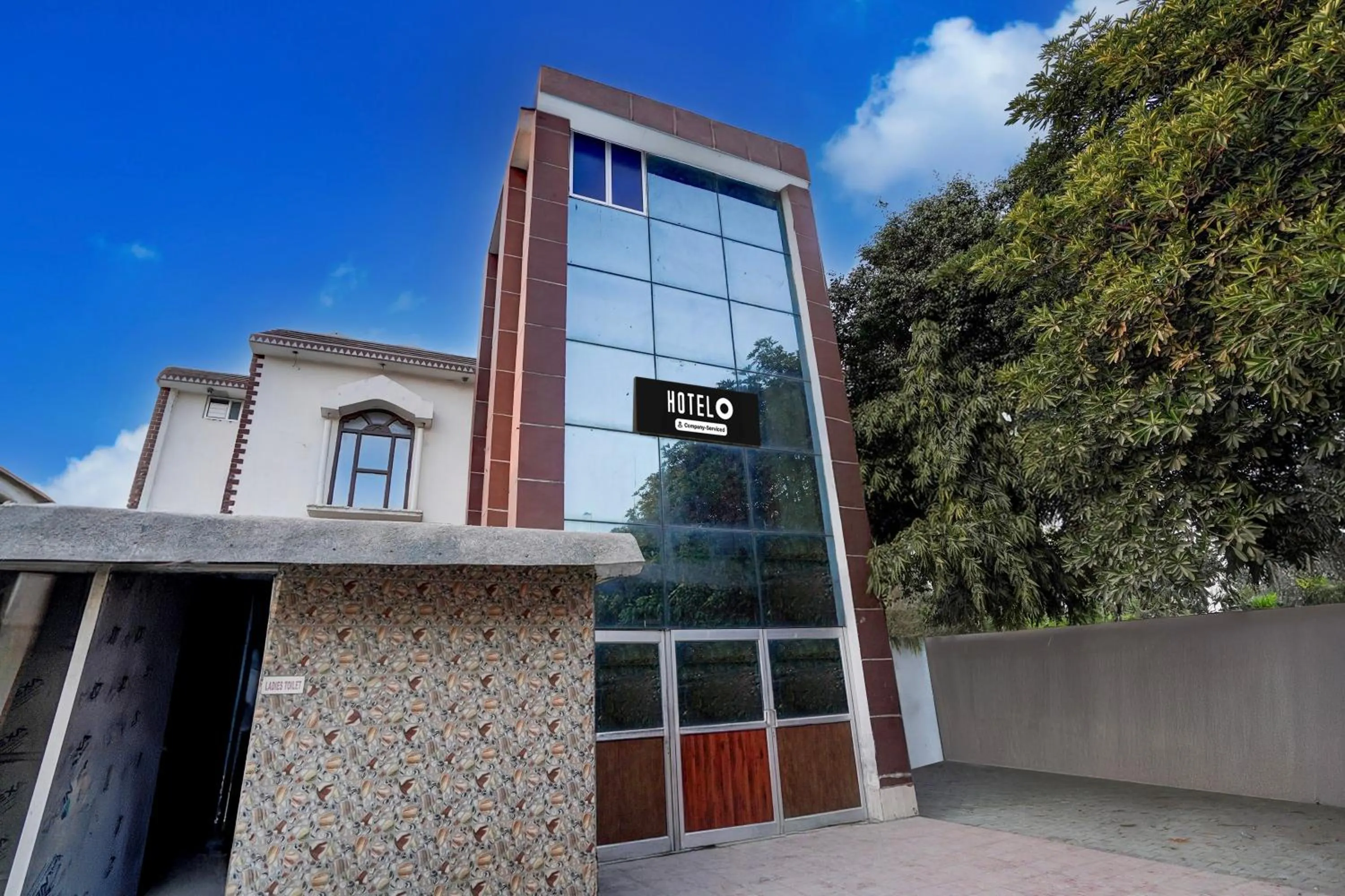 Facade/entrance in Hotel O Behror