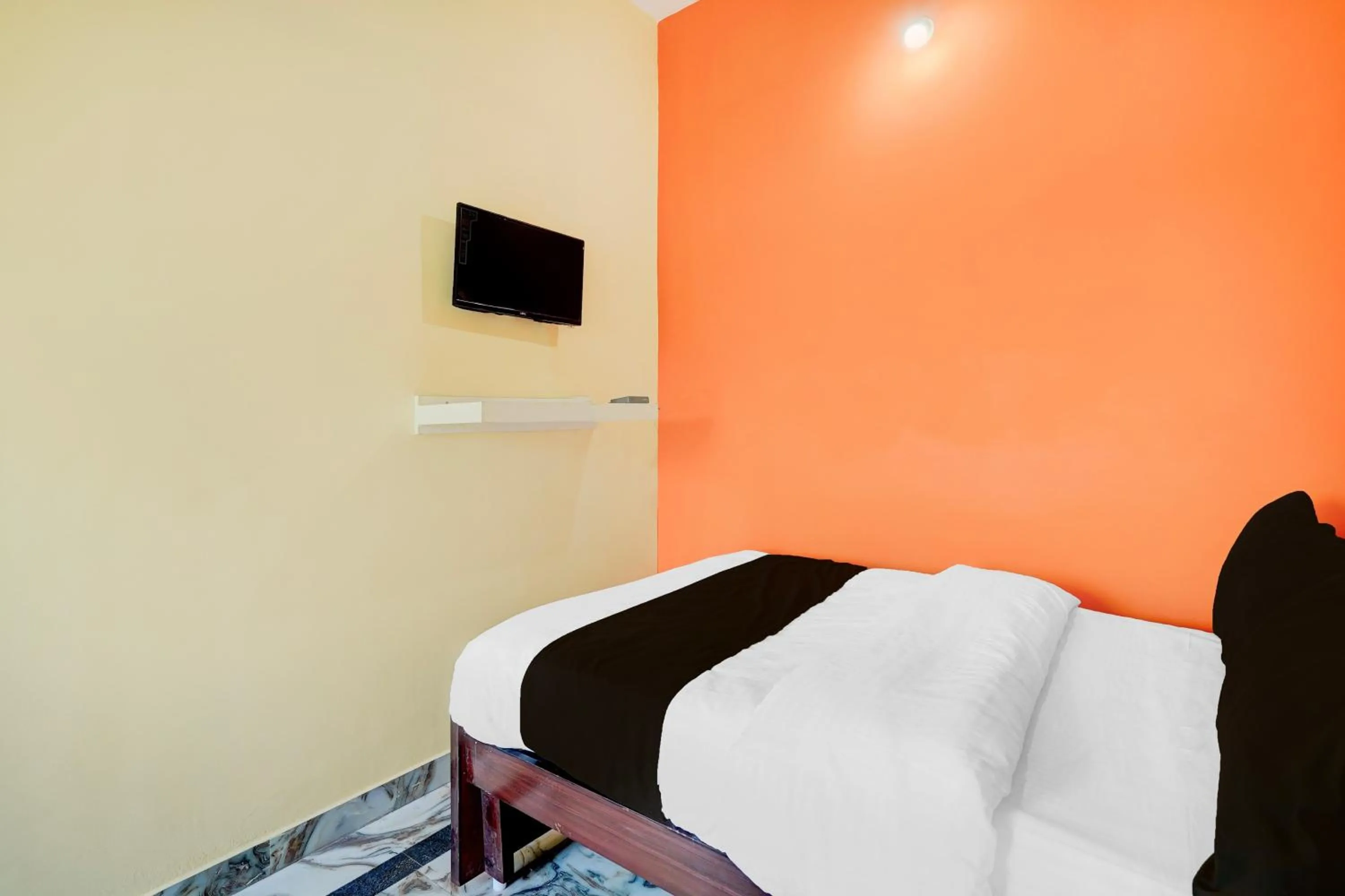 Bedroom, Bed in Hotel O Ramachandrapuram formerly known Nataraja Boarding & Lodging