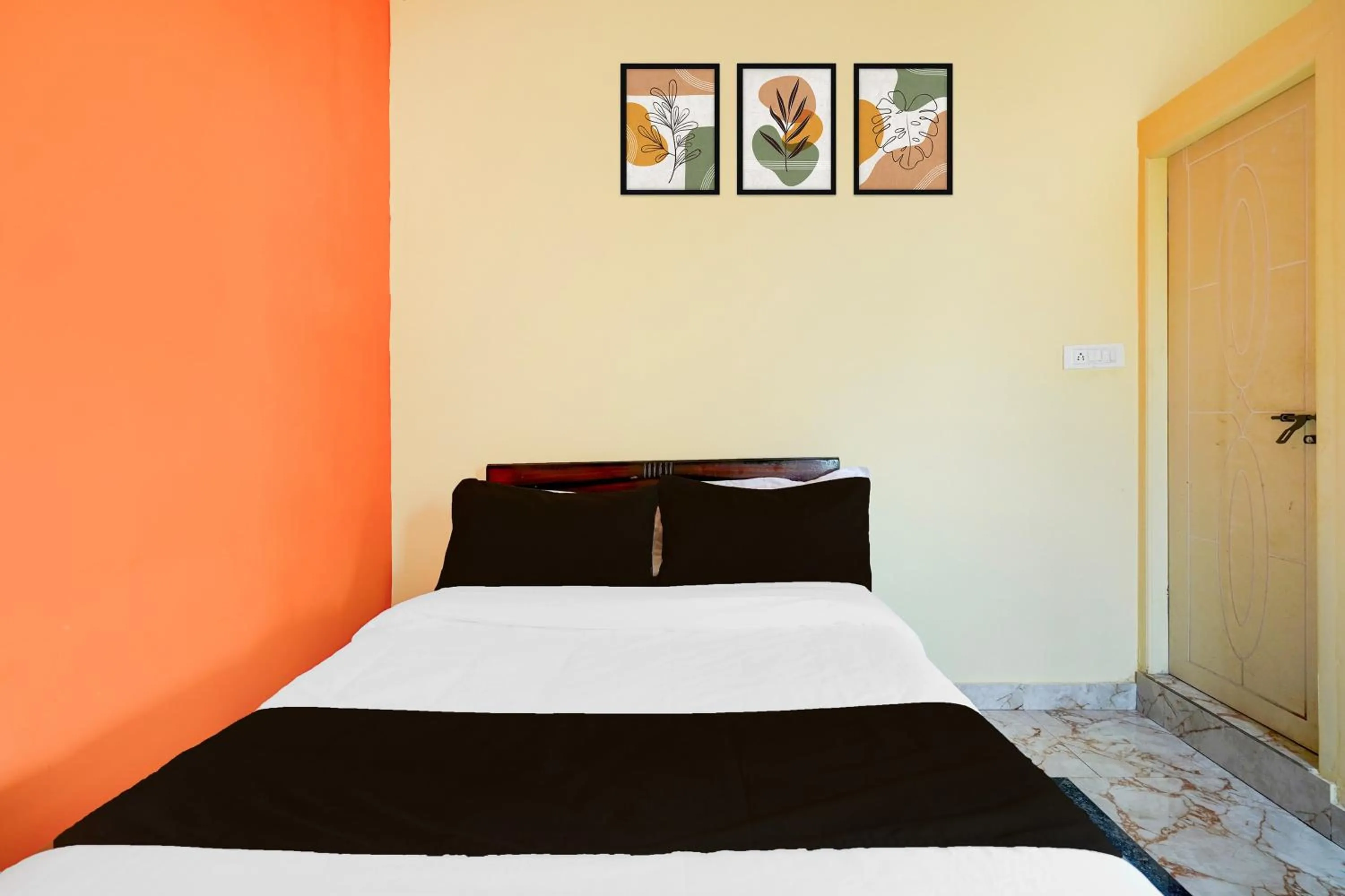 Bedroom, Bed in Hotel O Ramachandrapuram formerly known Nataraja Boarding & Lodging